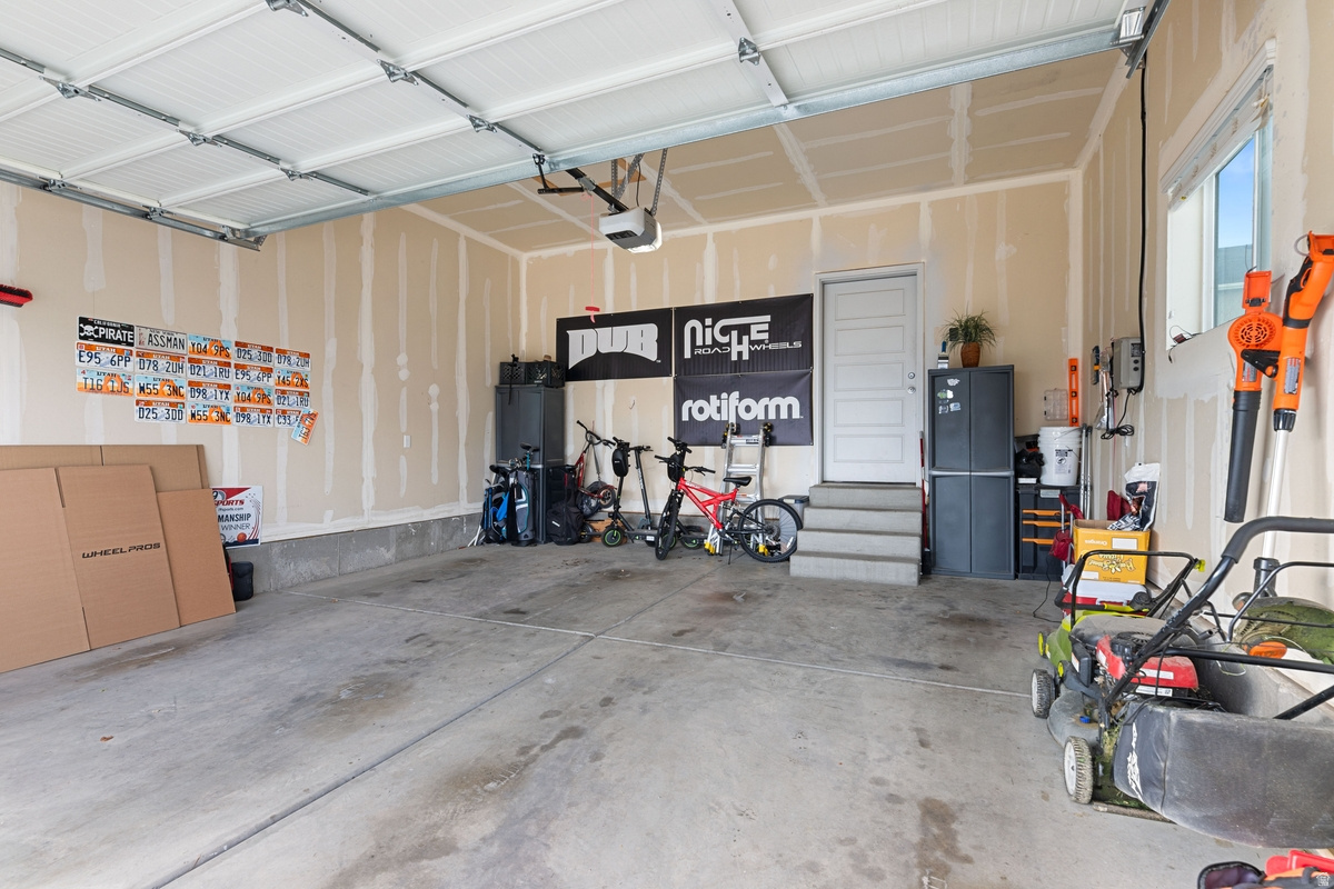 7559 N SILVER PARK DR