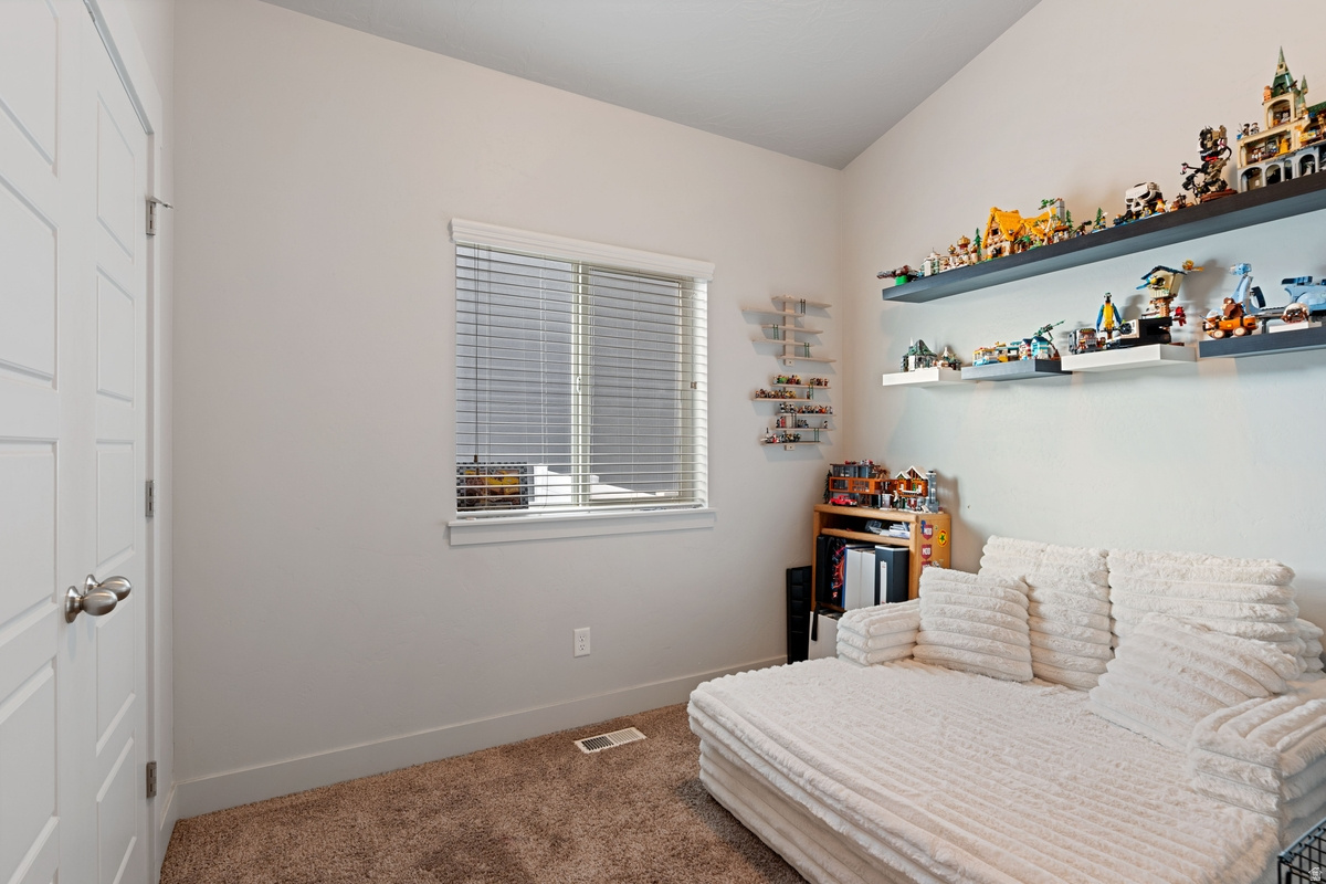 7559 N SILVER PARK DR