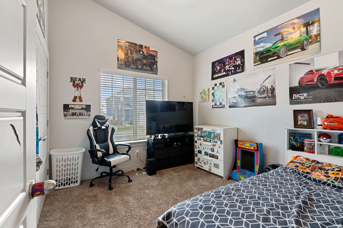 7559 N SILVER PARK DR