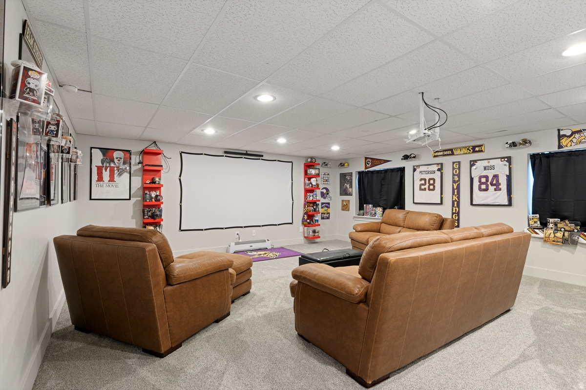 7559 N SILVER PARK DR