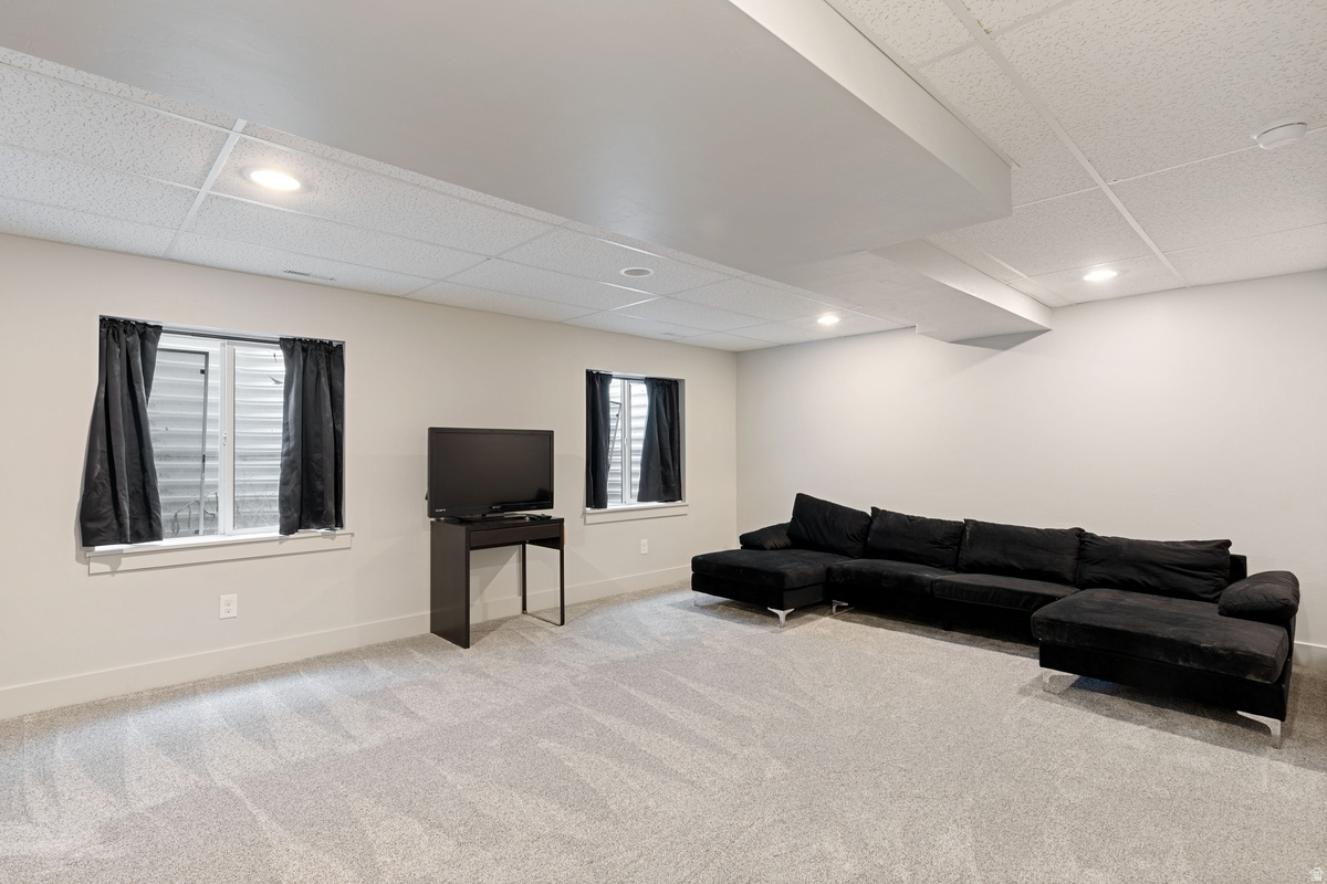 7559 N SILVER PARK DR