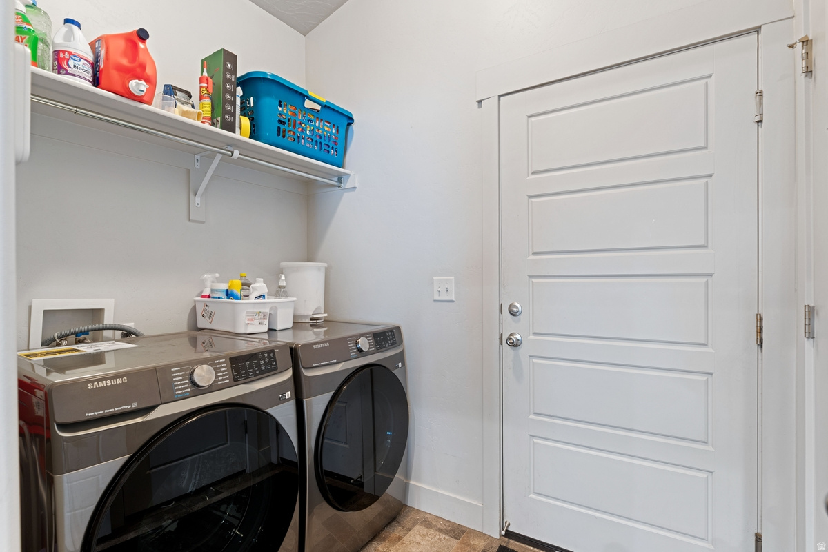 7559 N SILVER PARK DR