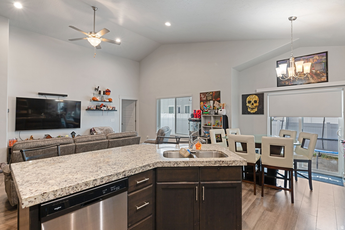 7559 N SILVER PARK DR