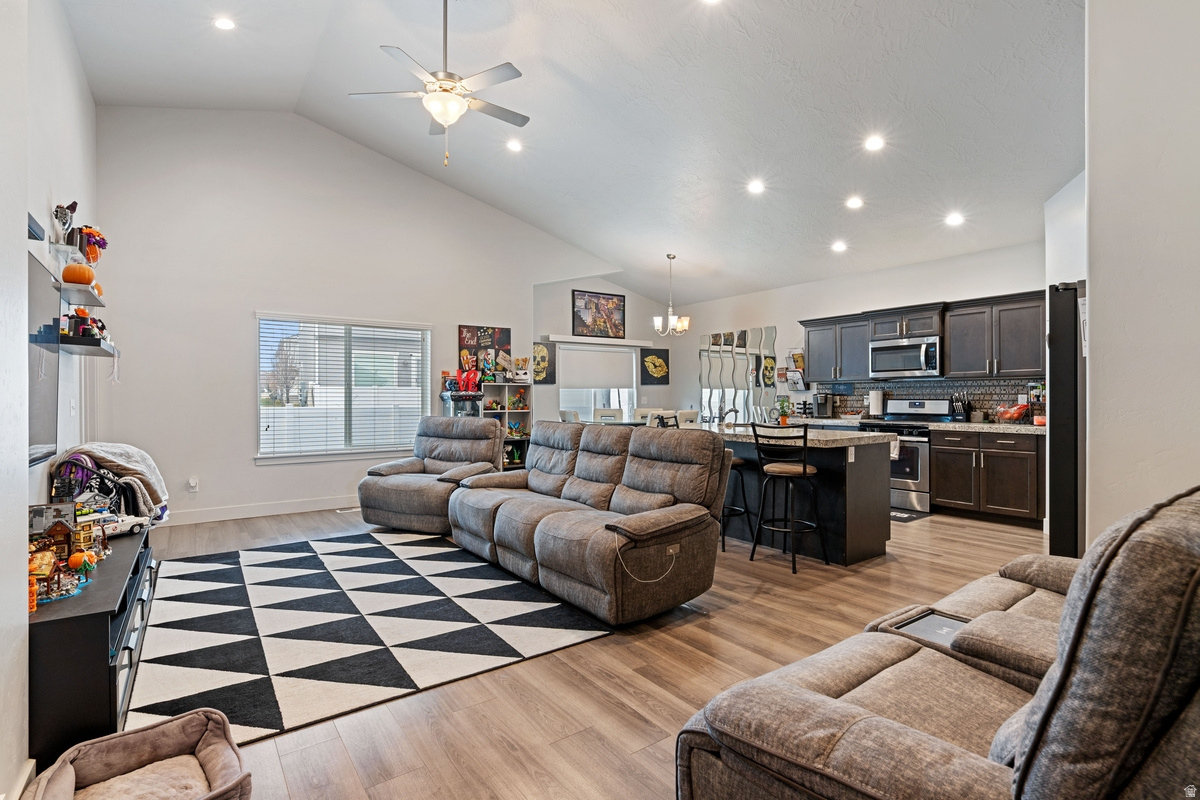 7559 N SILVER PARK DR