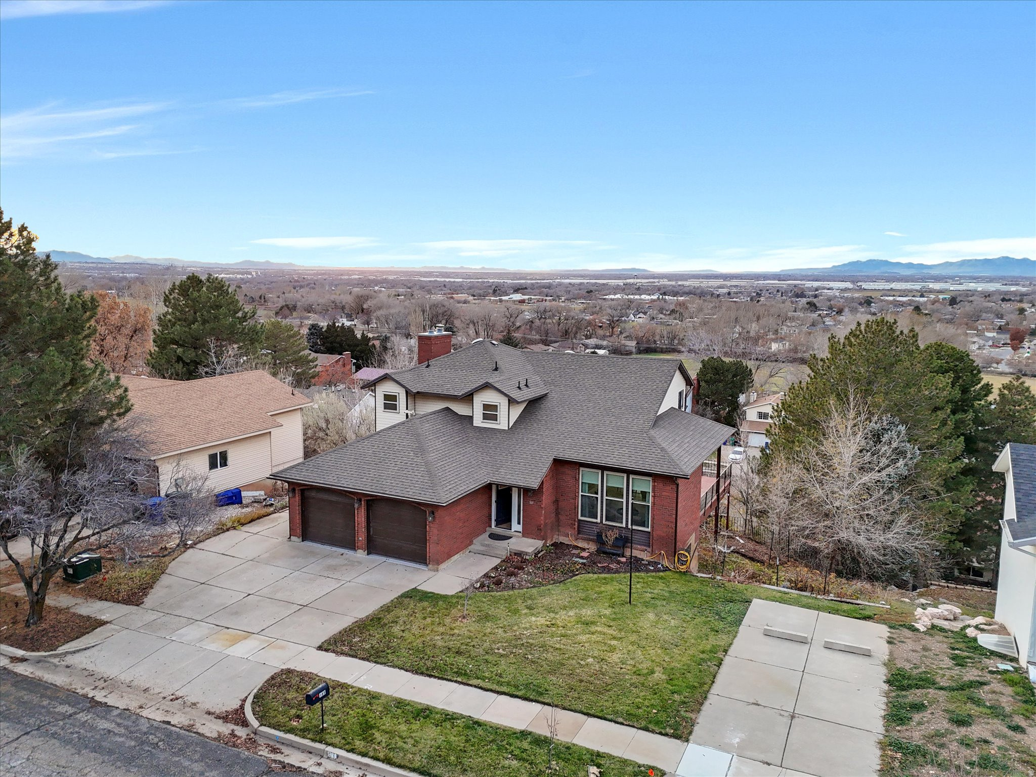 569 N VAN BUREN AVE
