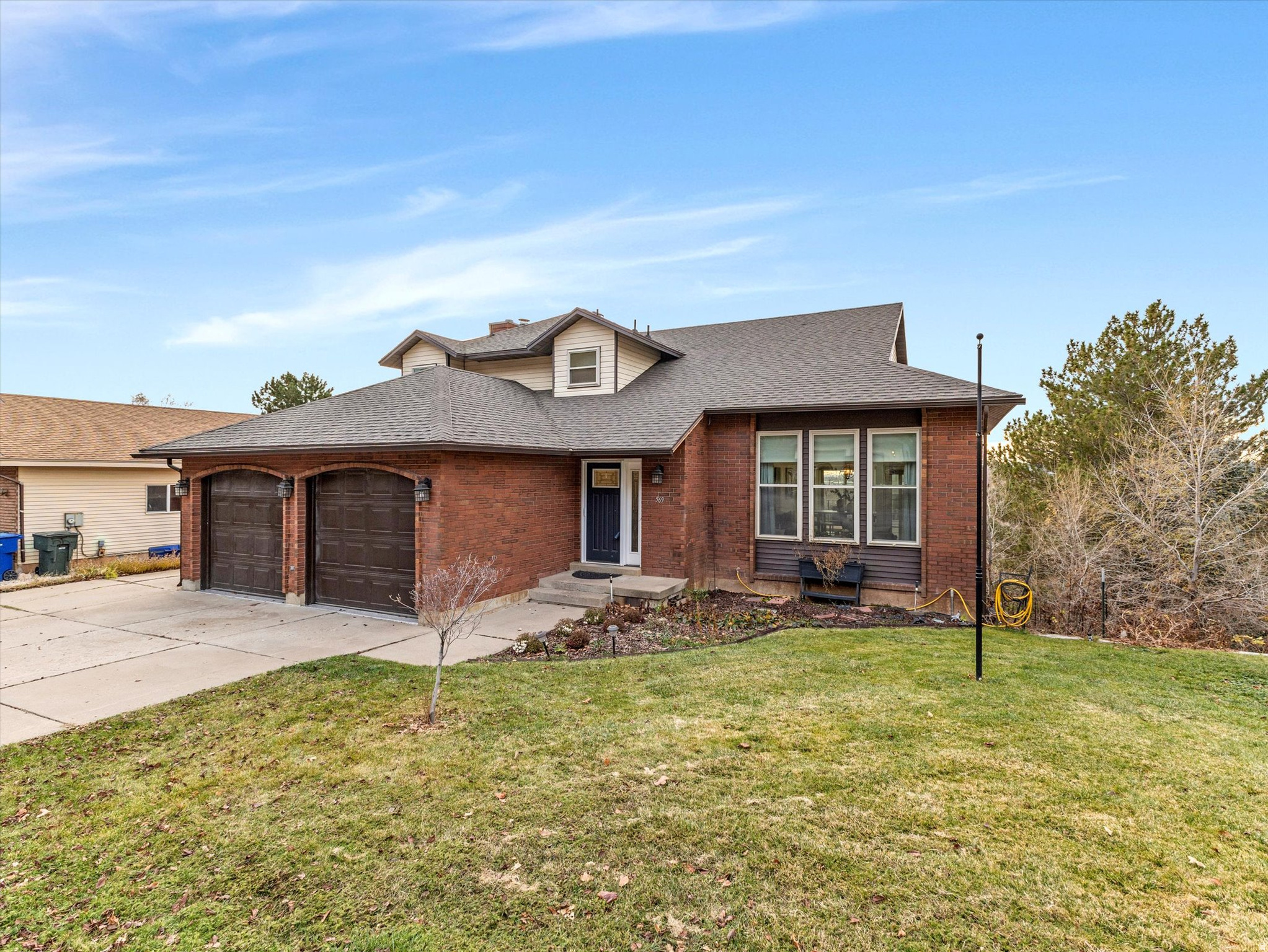 569 N VAN BUREN AVE