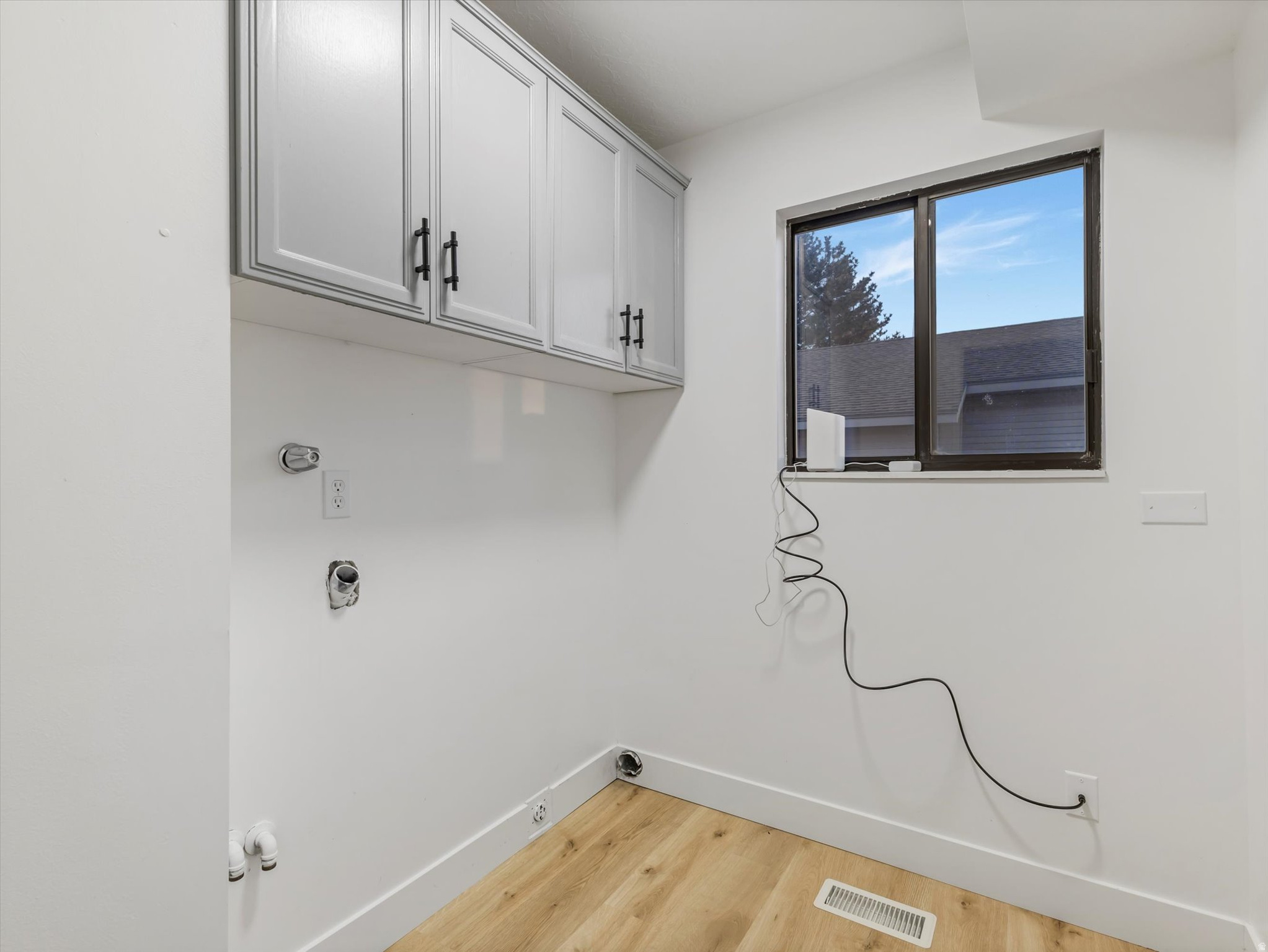 569 N VAN BUREN AVE