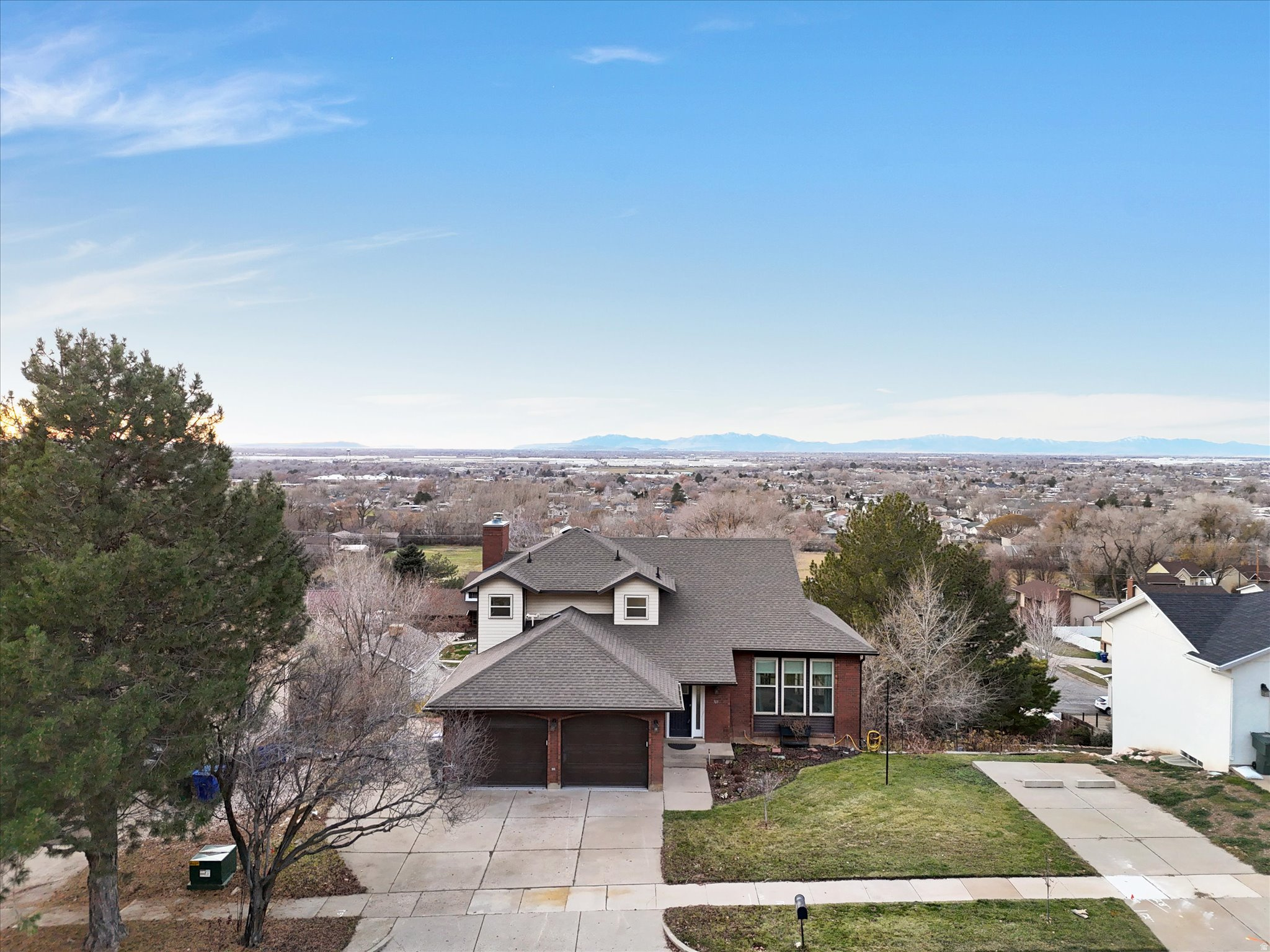 569 N VAN BUREN AVE