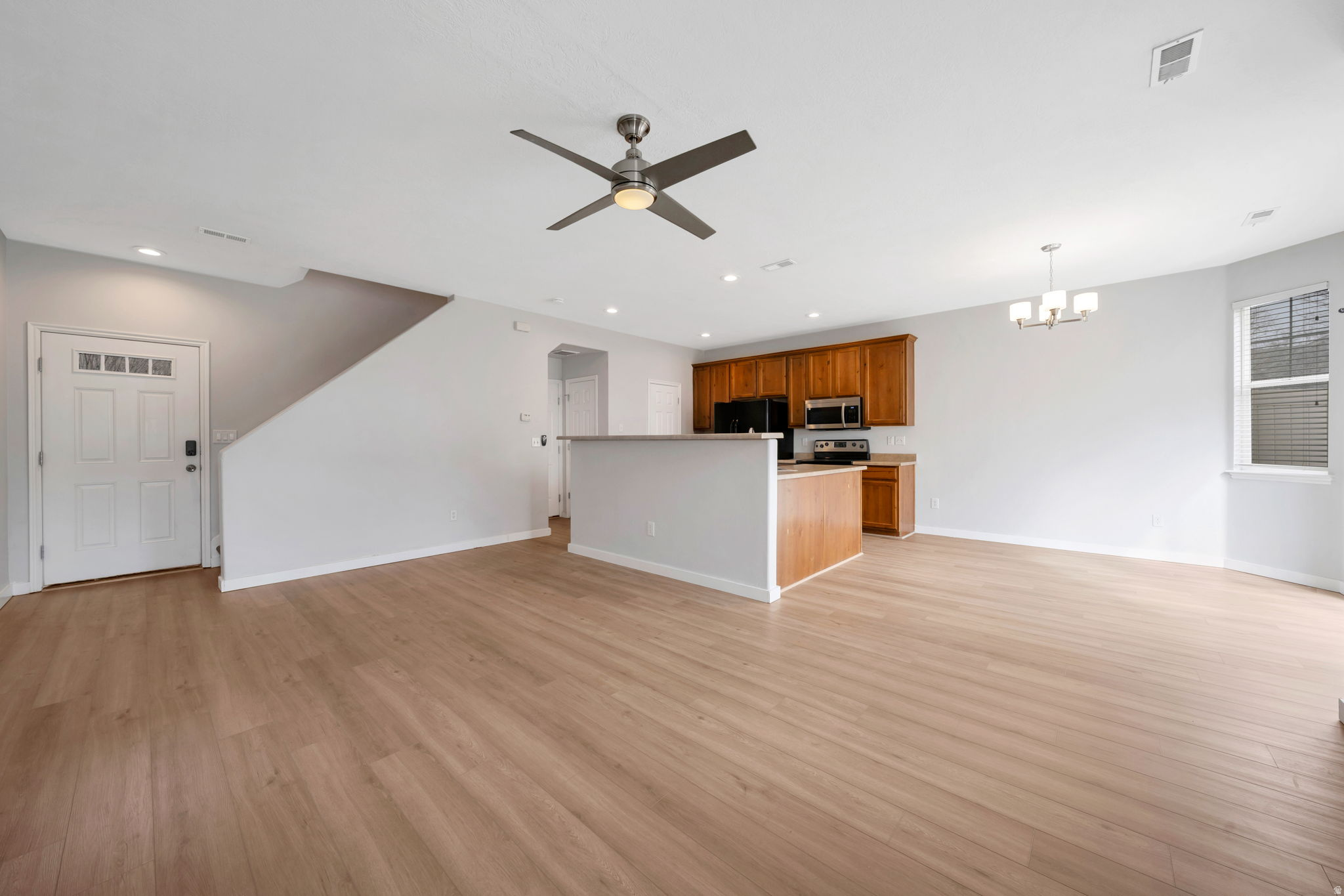 13503 S LEAF WING LN