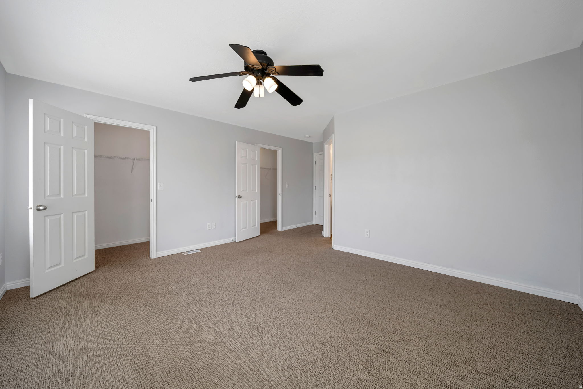 13503 S LEAF WING LN