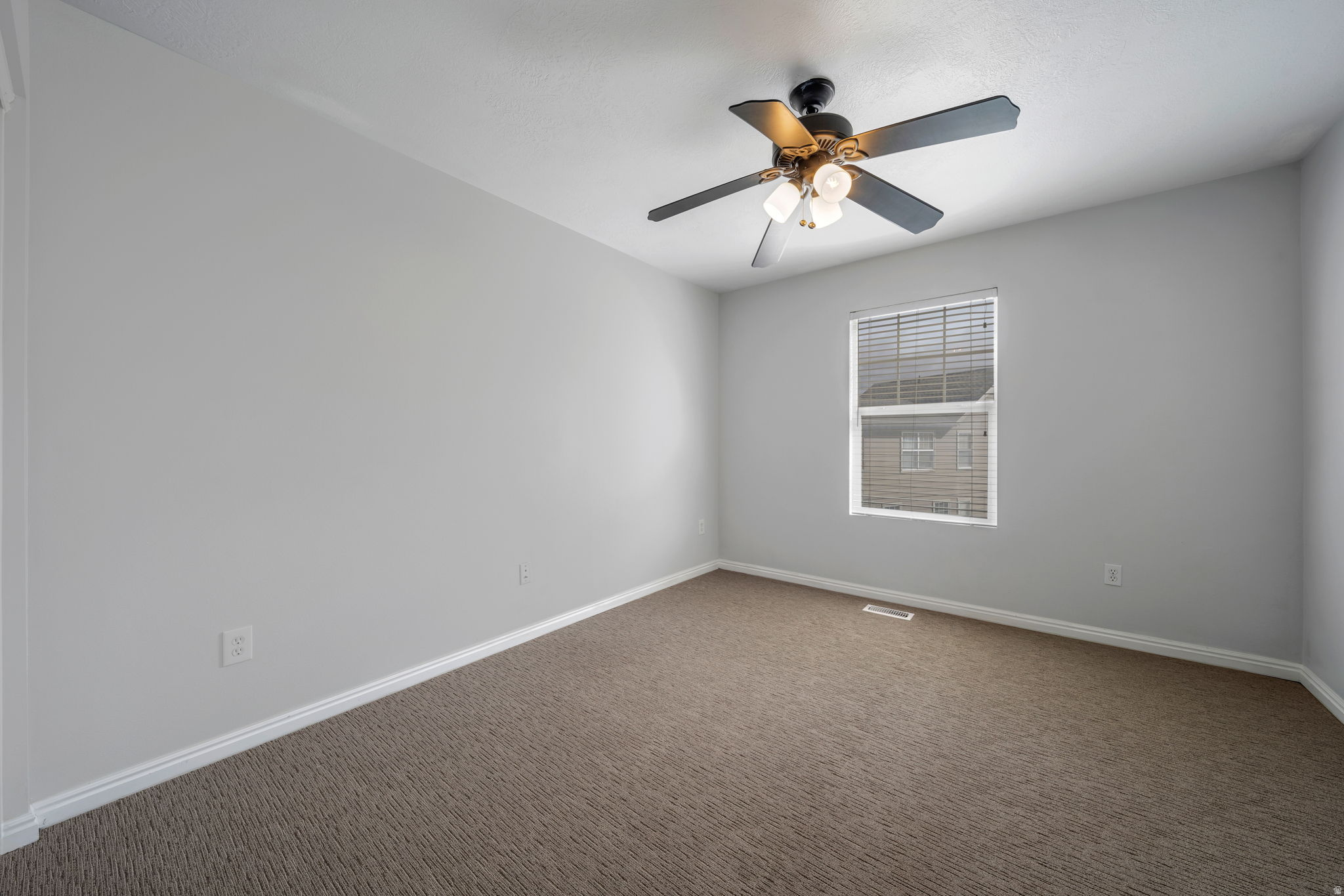 13503 S LEAF WING LN