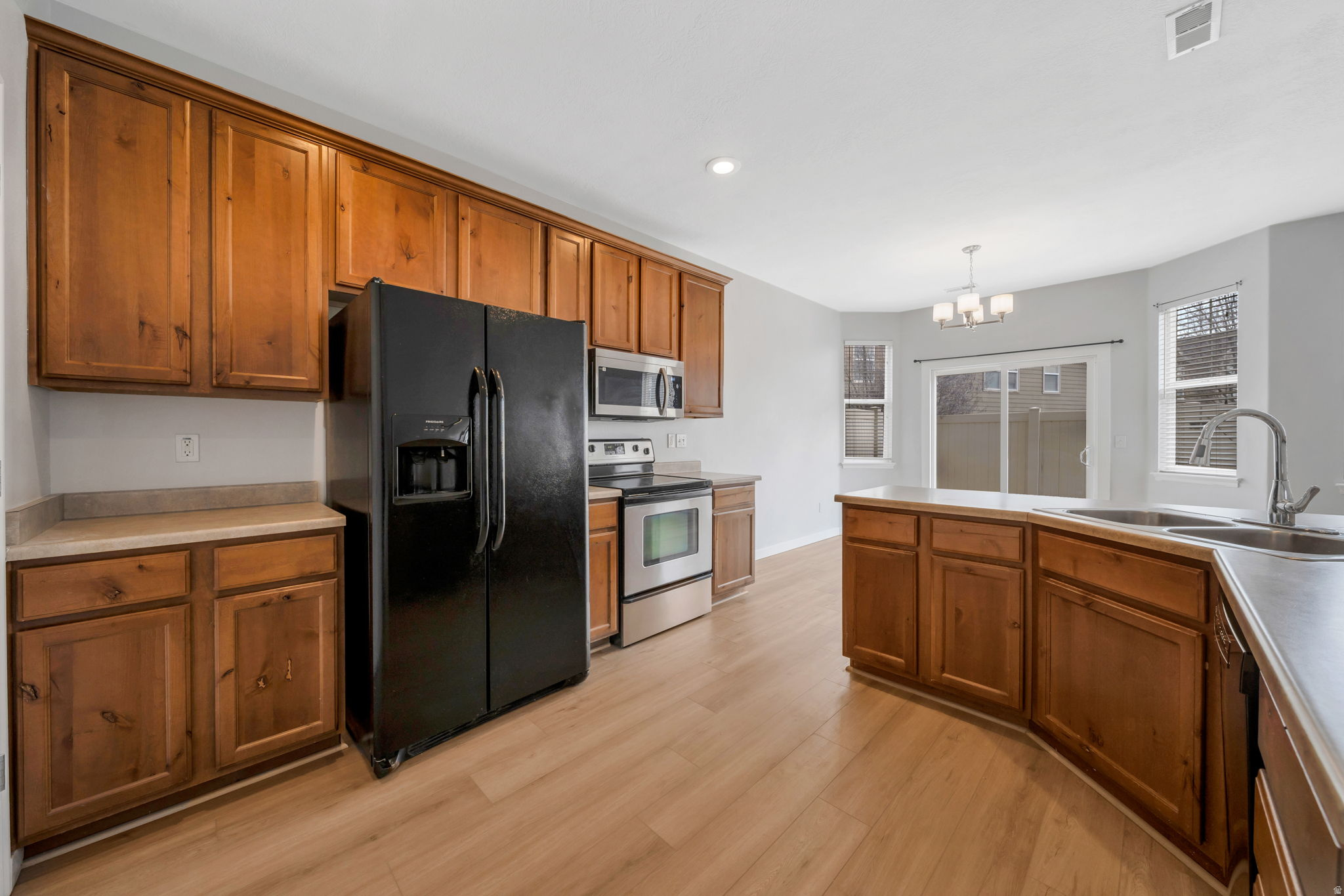 13503 S LEAF WING LN