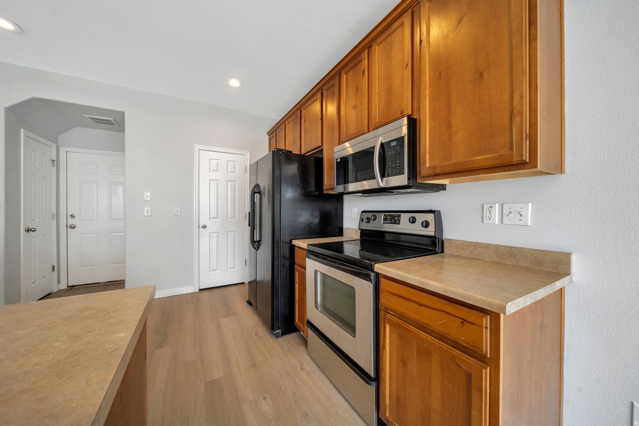 13503 S LEAF WING LN