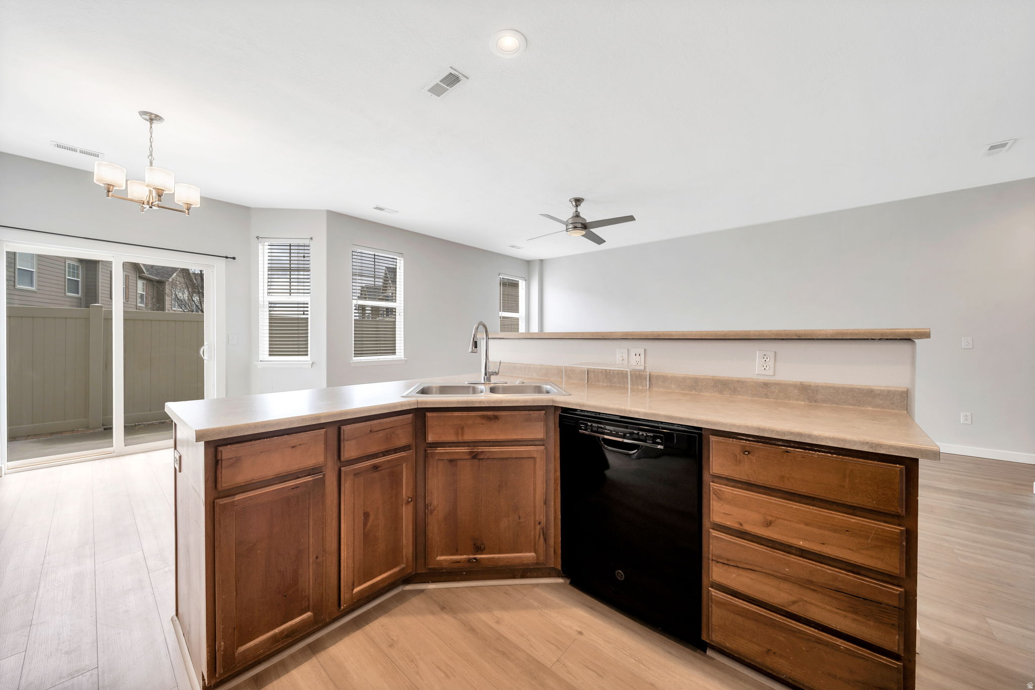 13503 S LEAF WING LN