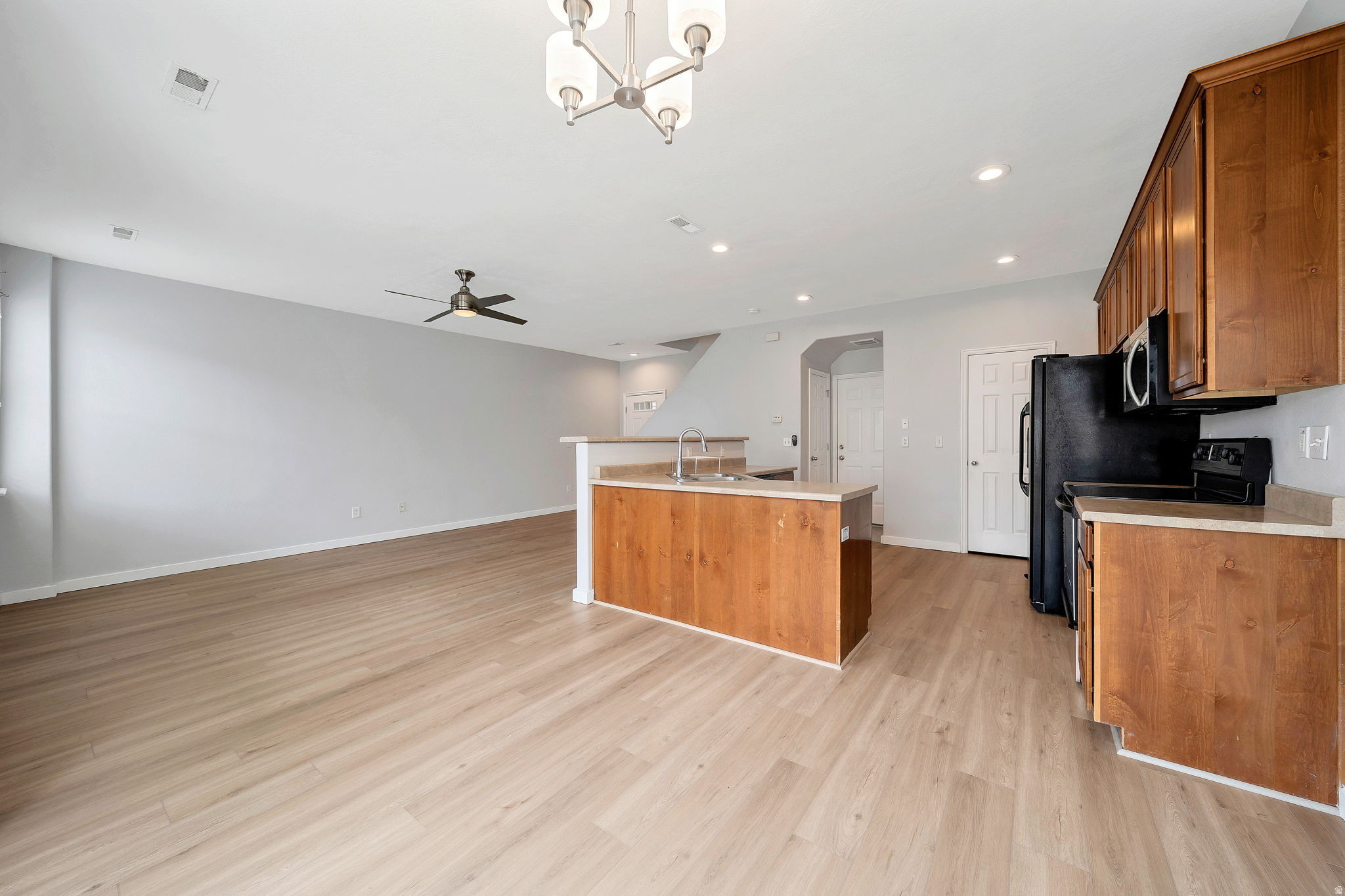 13503 S LEAF WING LN