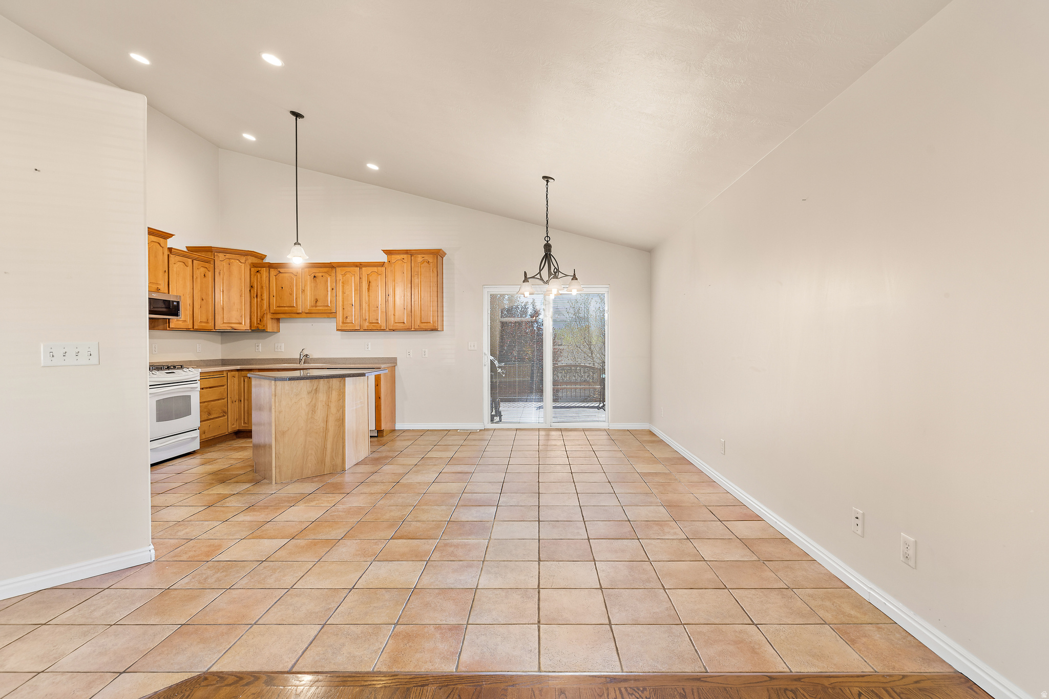 5763 S STONE BLUFF WAY