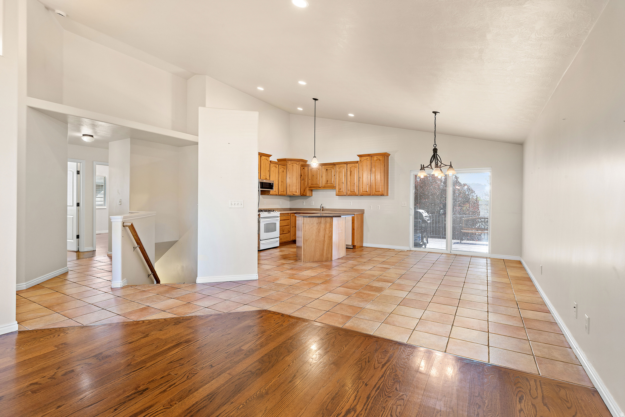 5763 S STONE BLUFF WAY