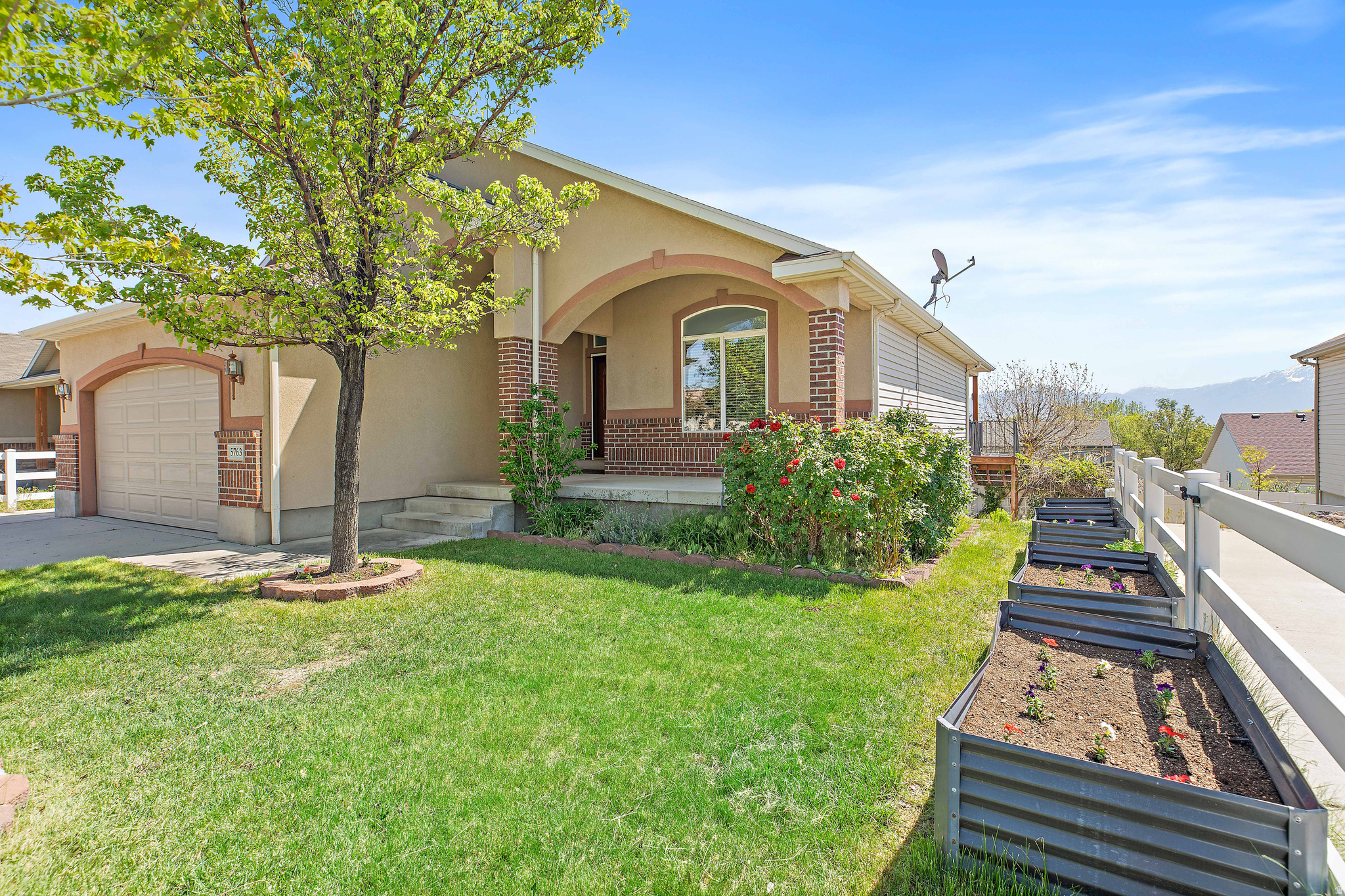 5763 S STONE BLUFF WAY