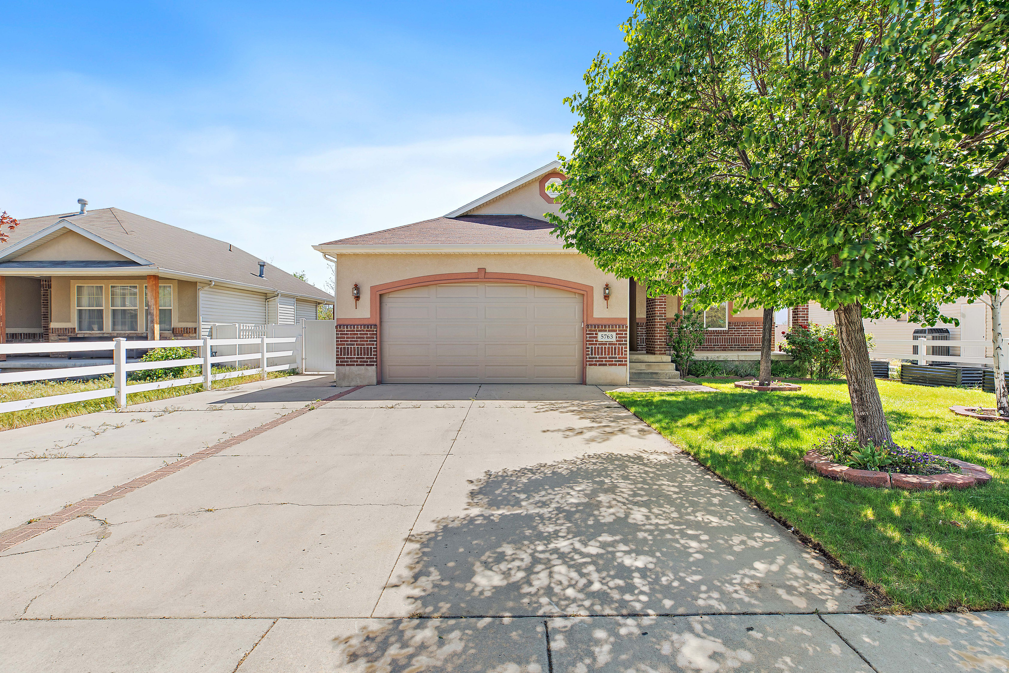 5763 S STONE BLUFF WAY