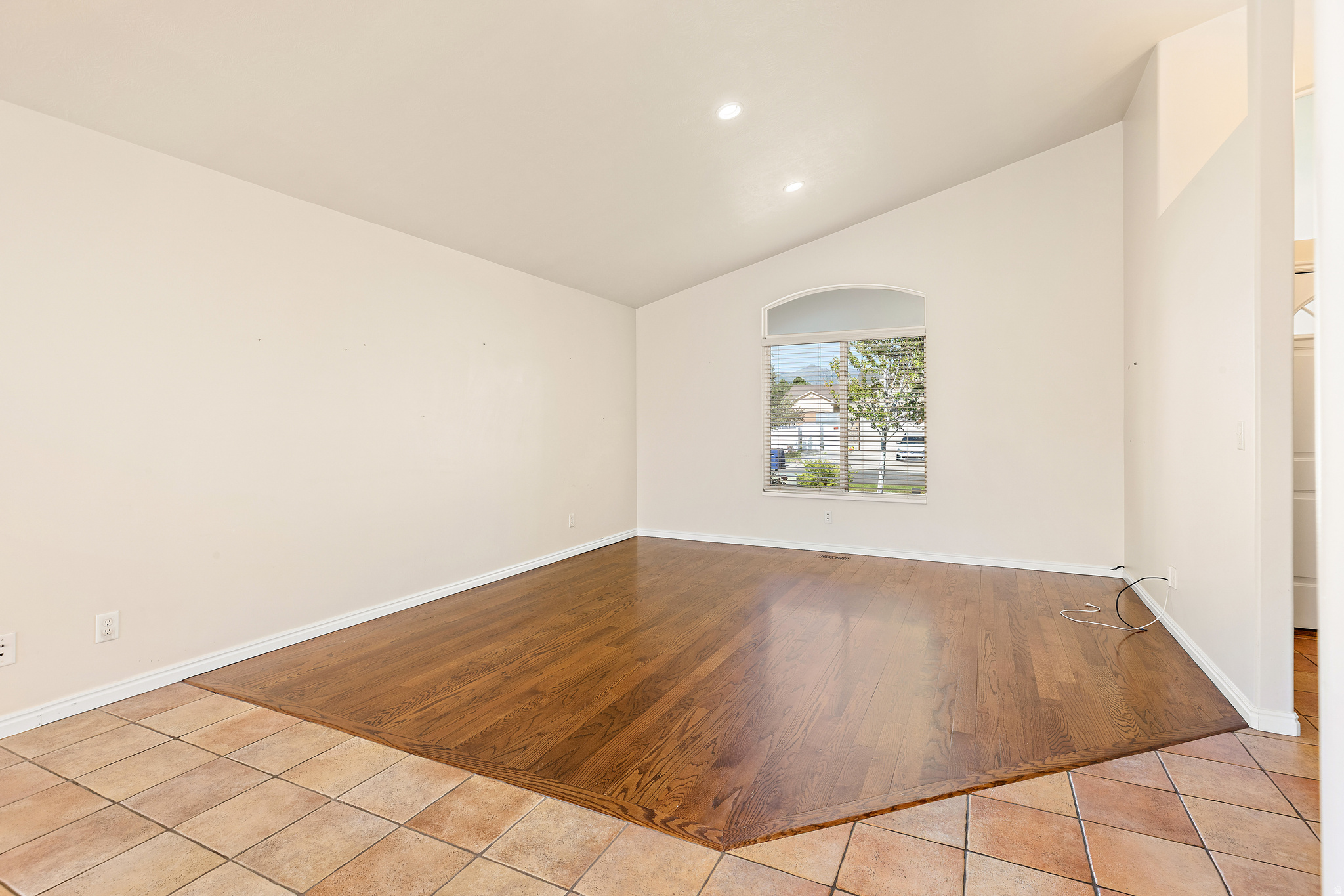 5763 S STONE BLUFF WAY