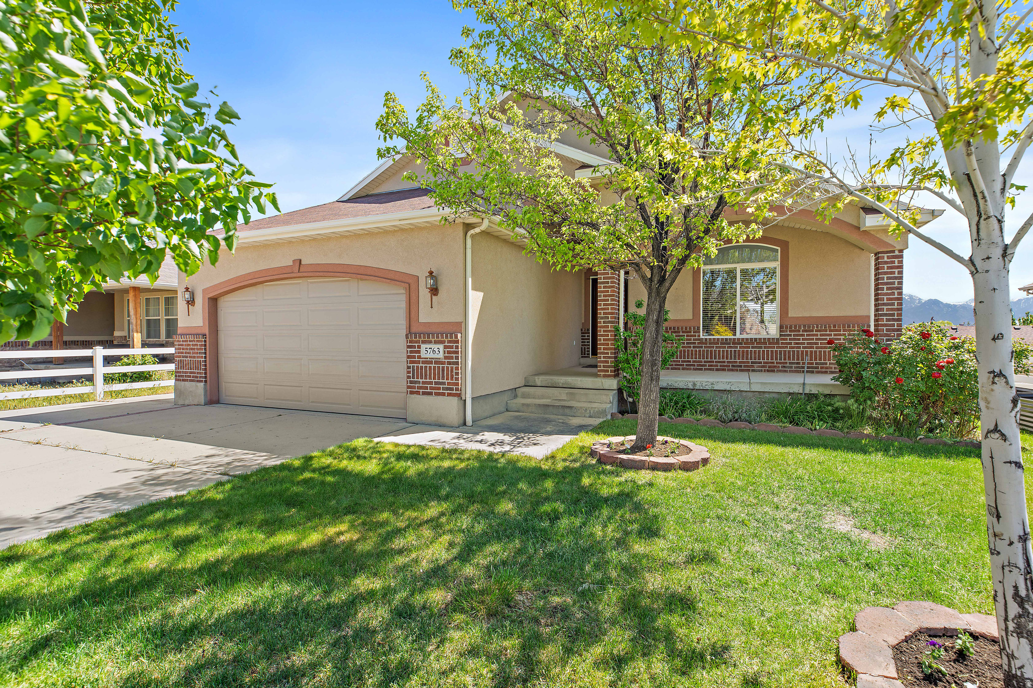 5763 S STONE BLUFF WAY