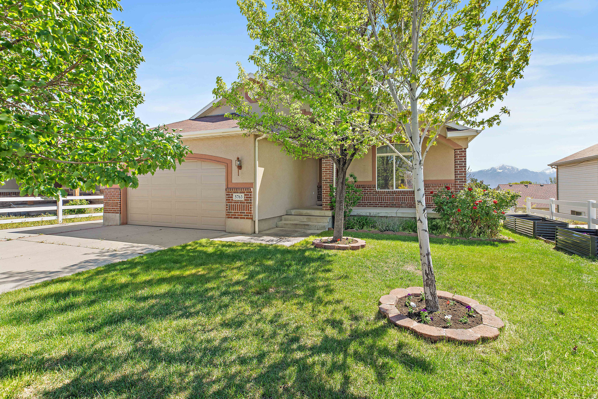 5763 S STONE BLUFF WAY