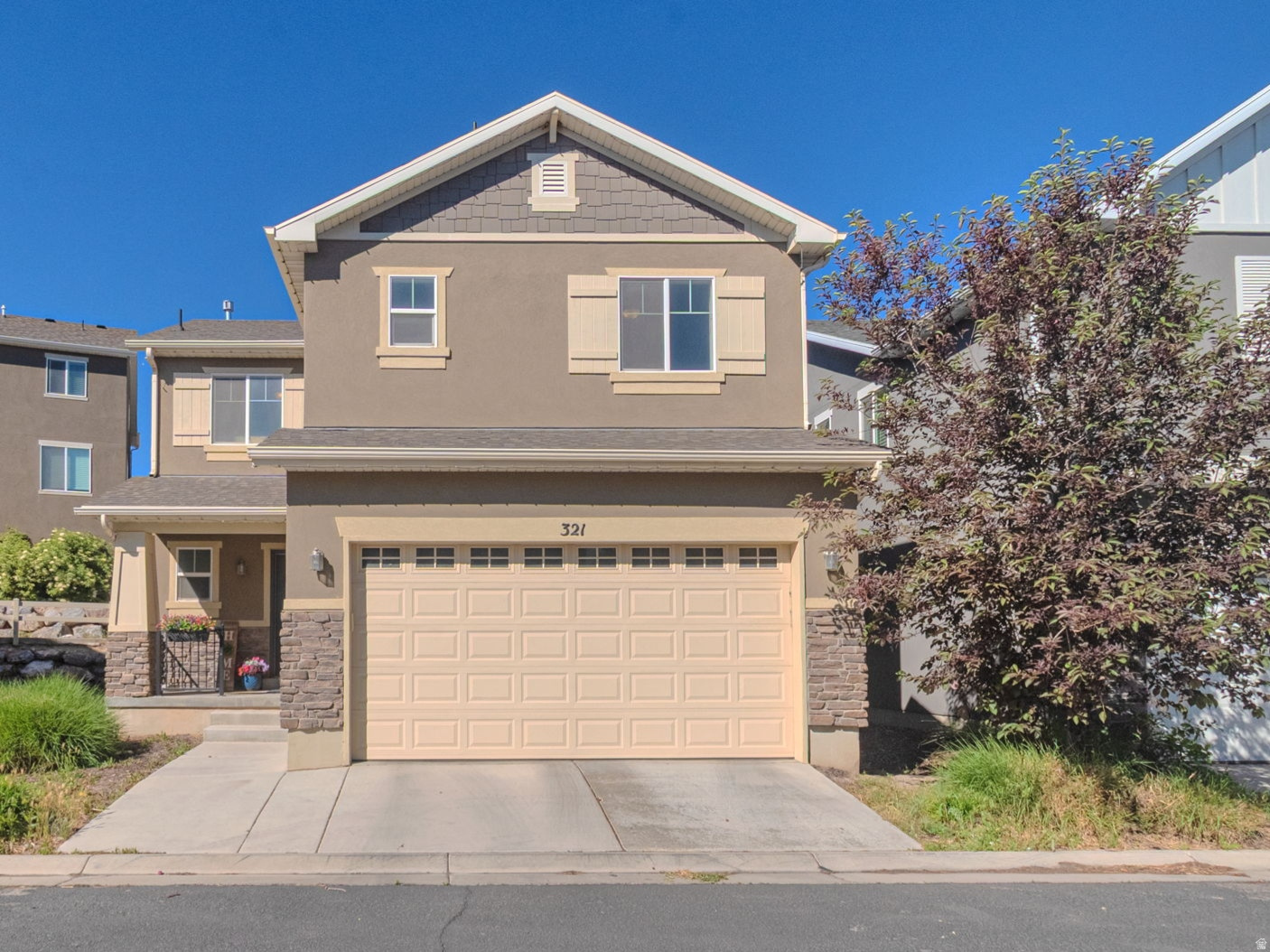 321 W WILLOW DR