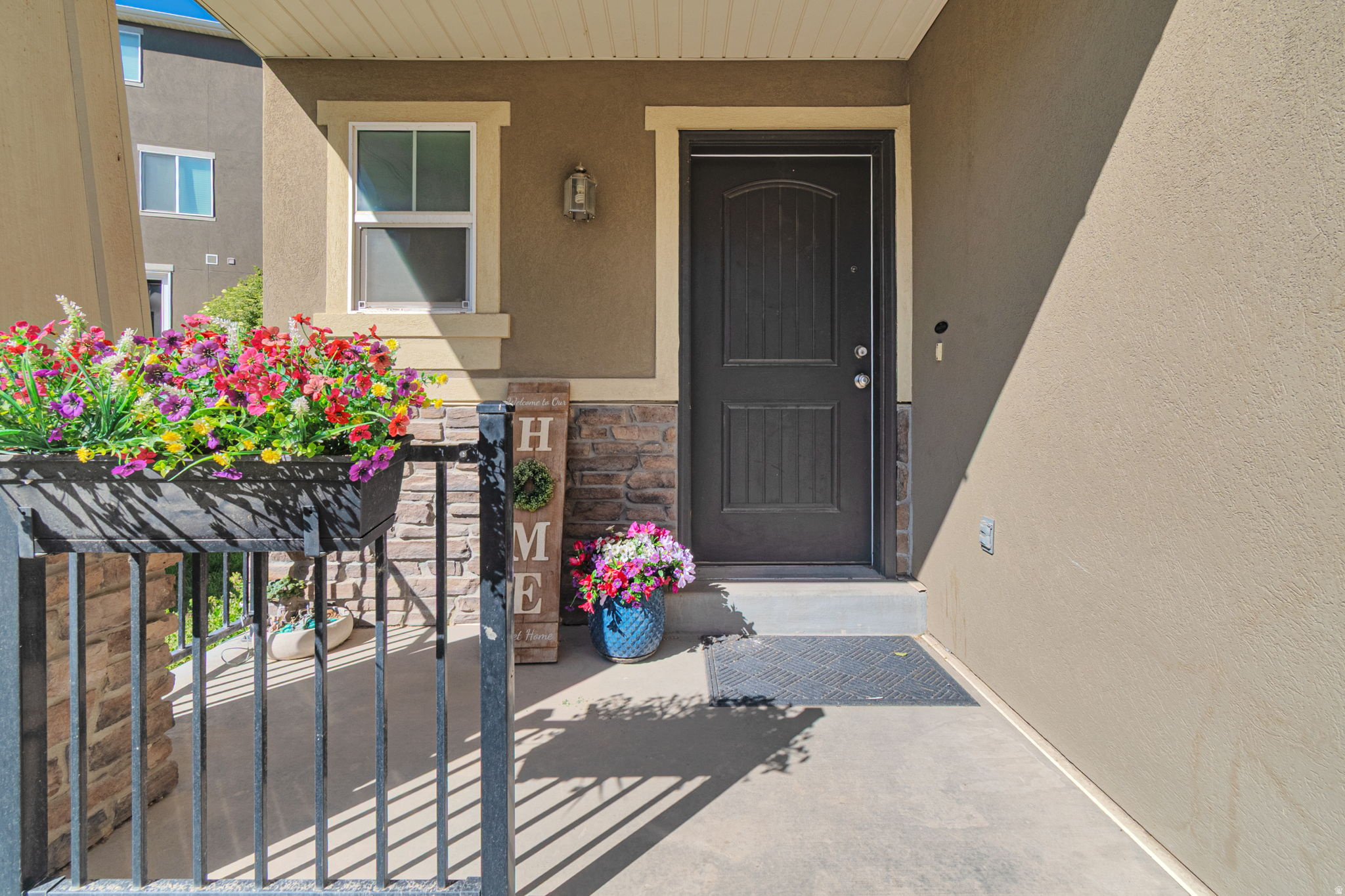 321 W WILLOW DR