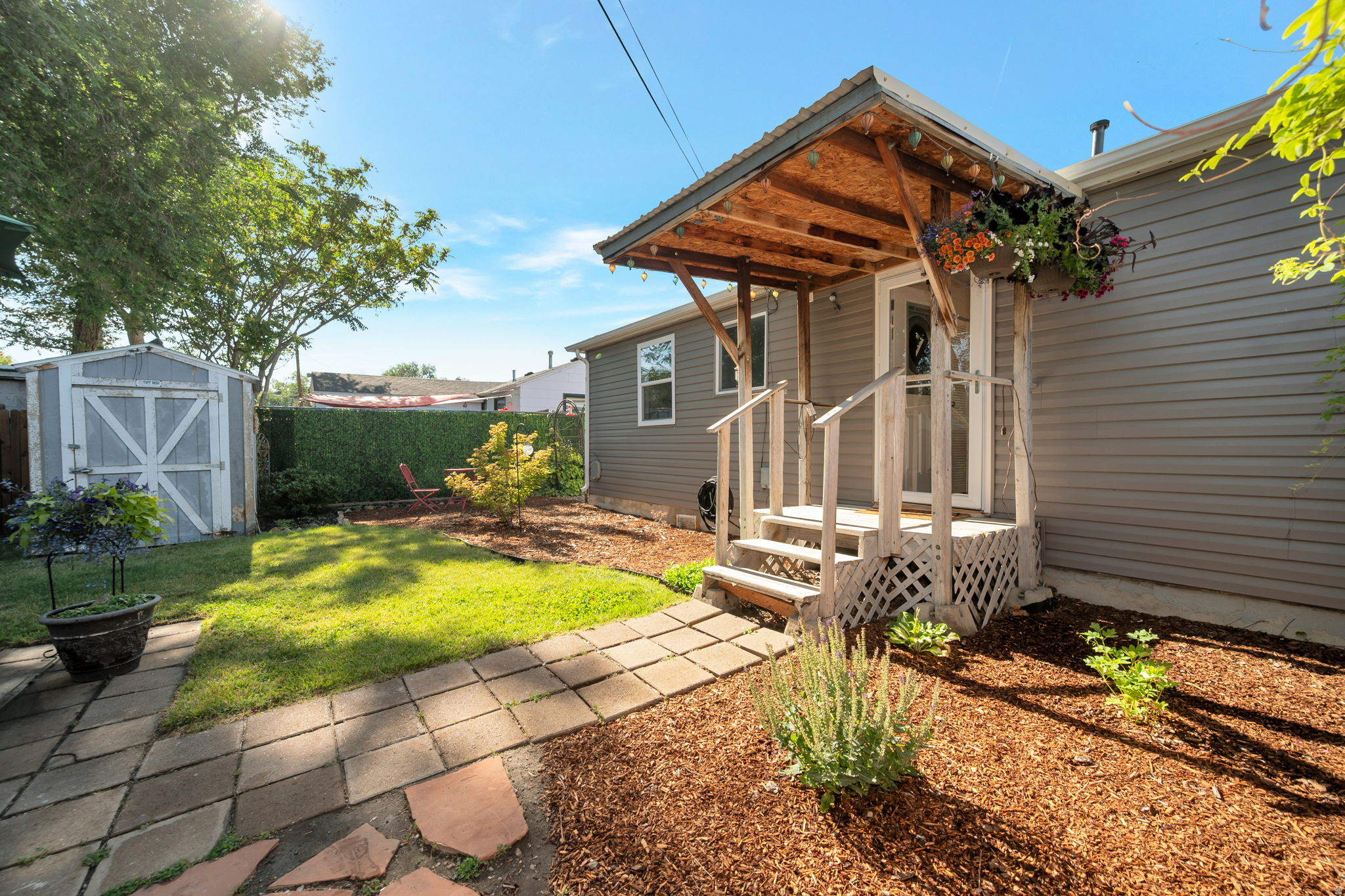 1132 W GIRARD AVE