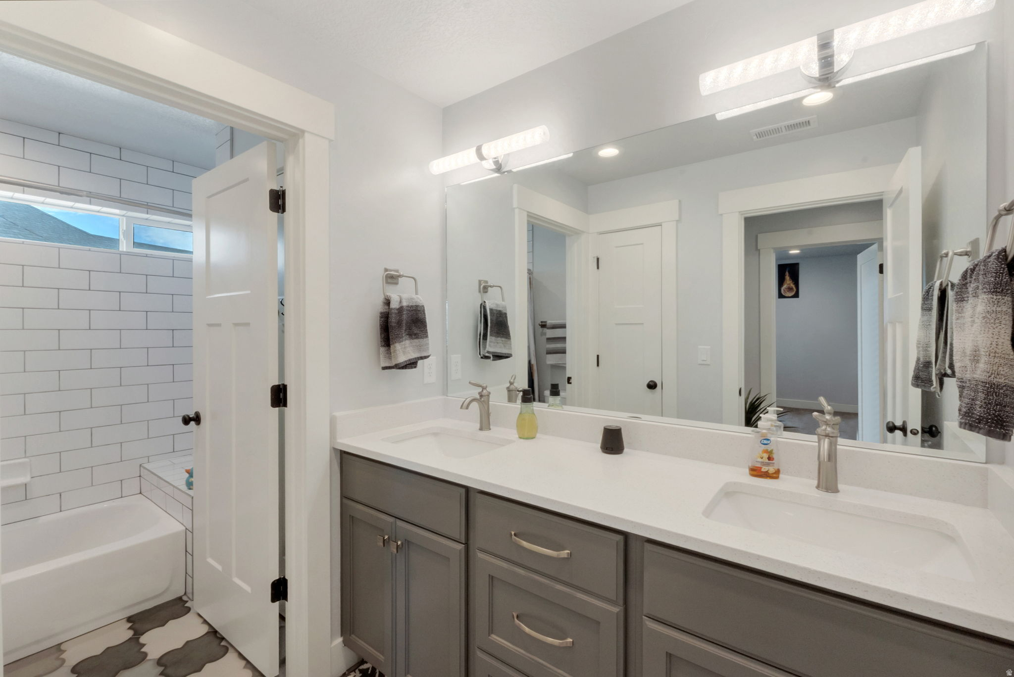 1572 S SAGE VIEW CT