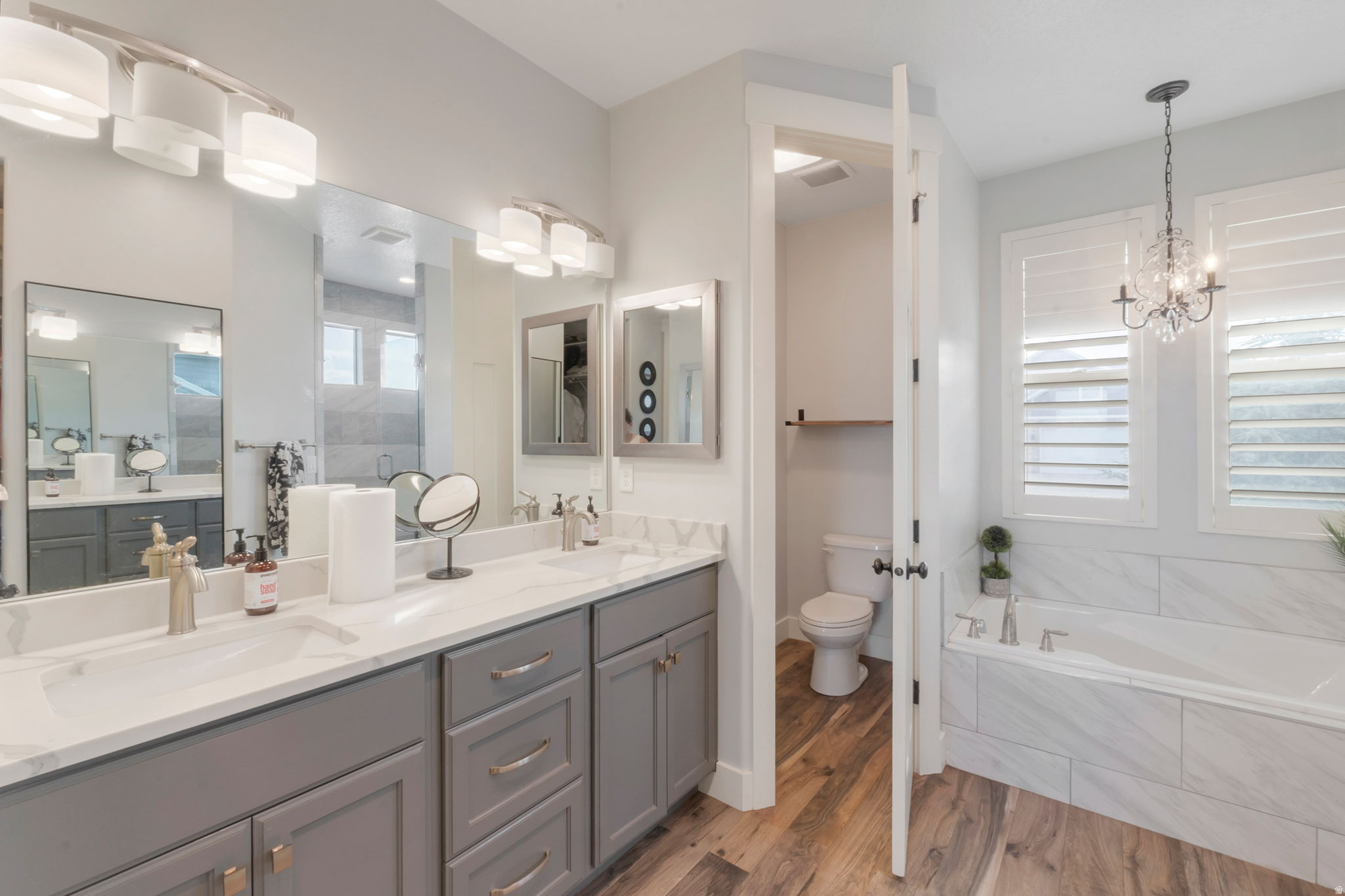 1572 S SAGE VIEW CT