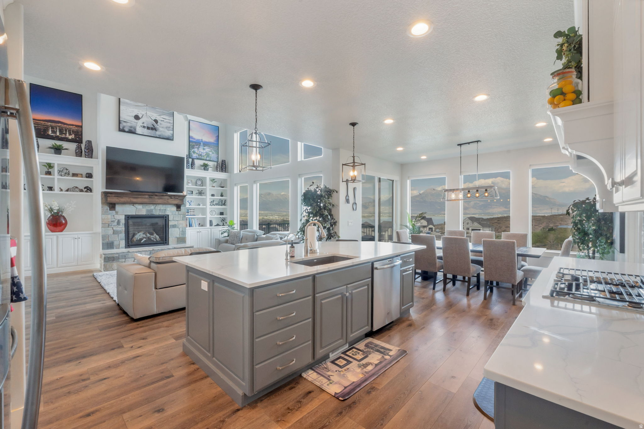 1572 S SAGE VIEW CT