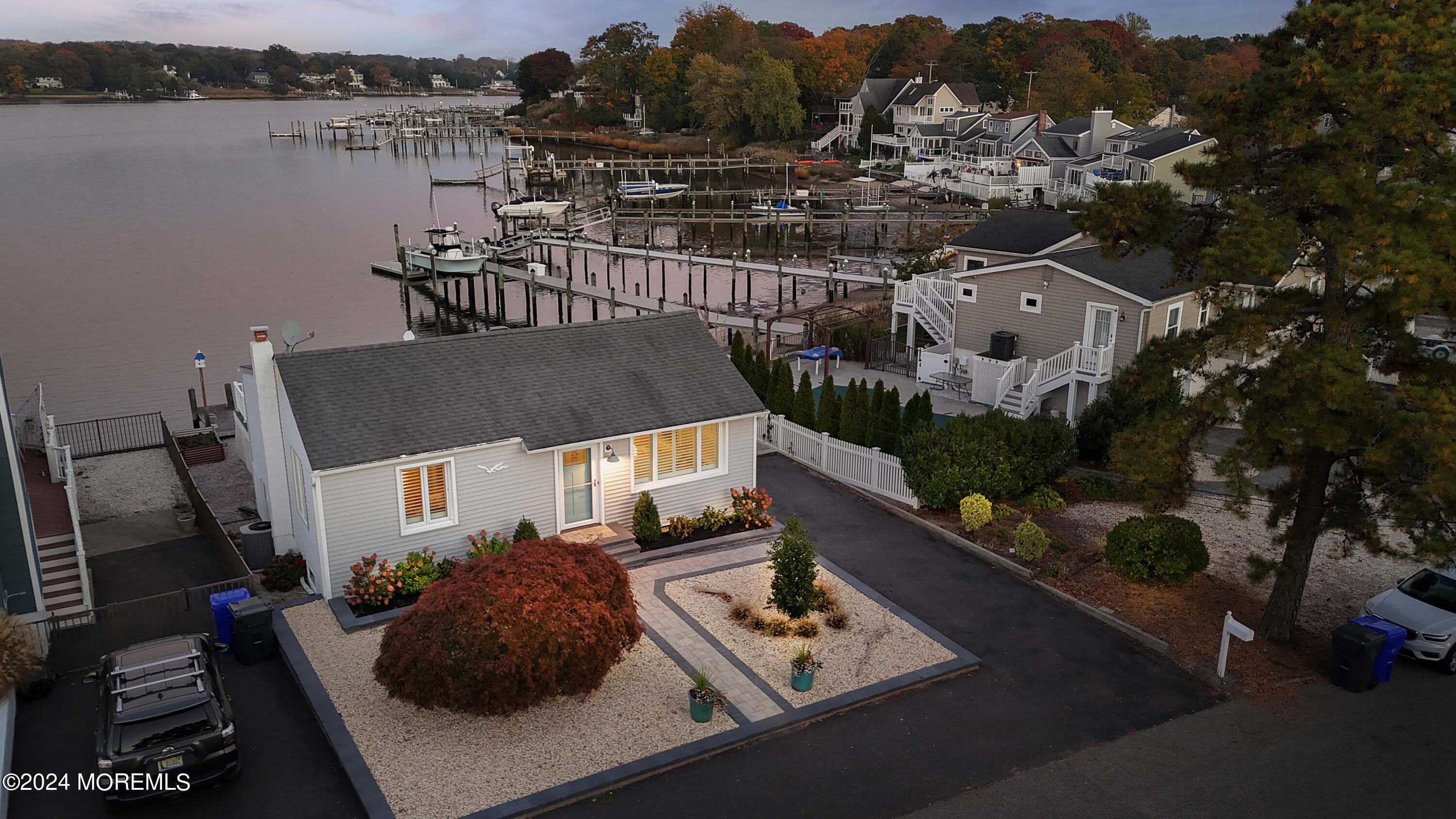 201 Riverside Drive N