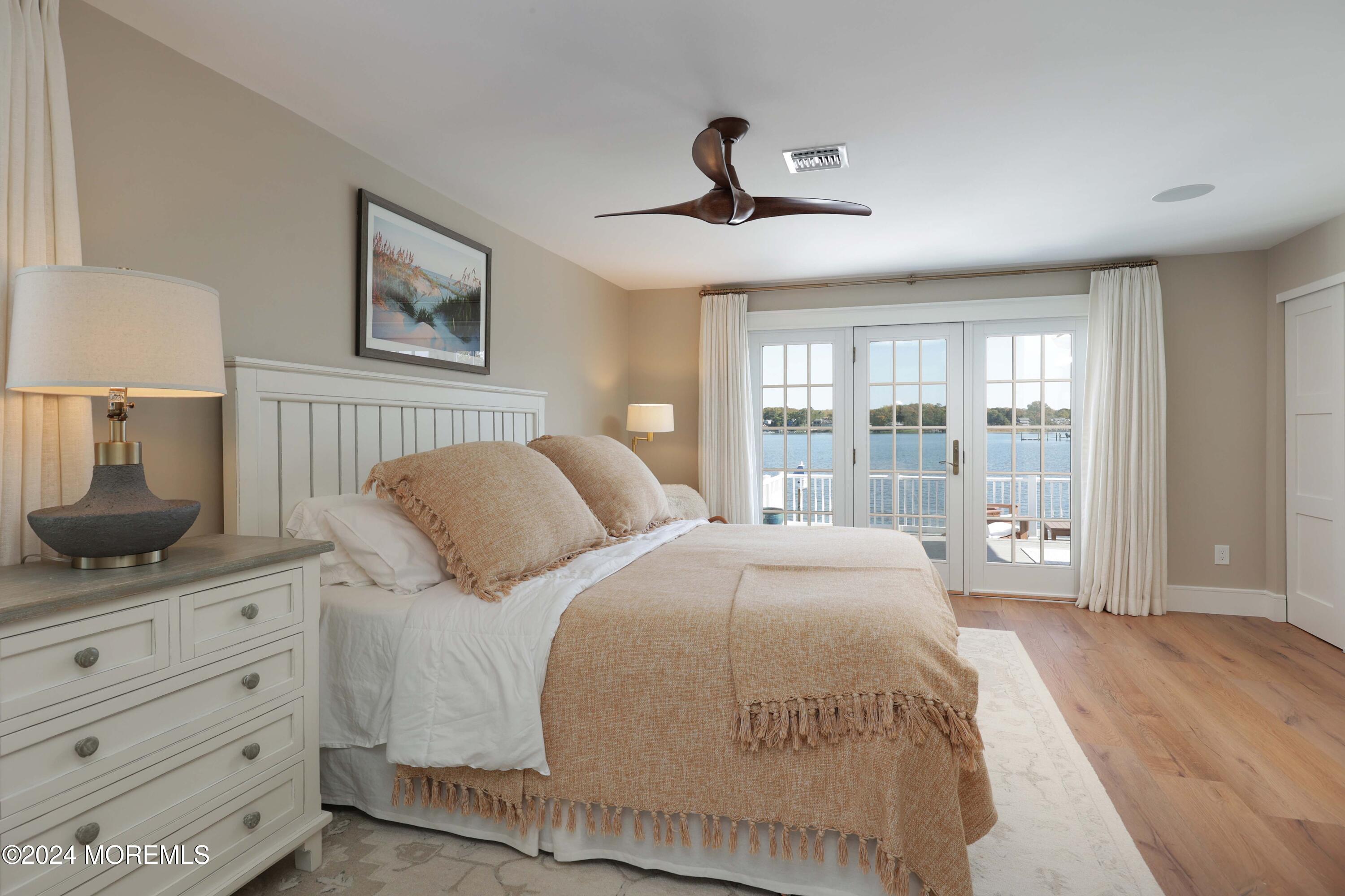 201 Riverside Drive N
