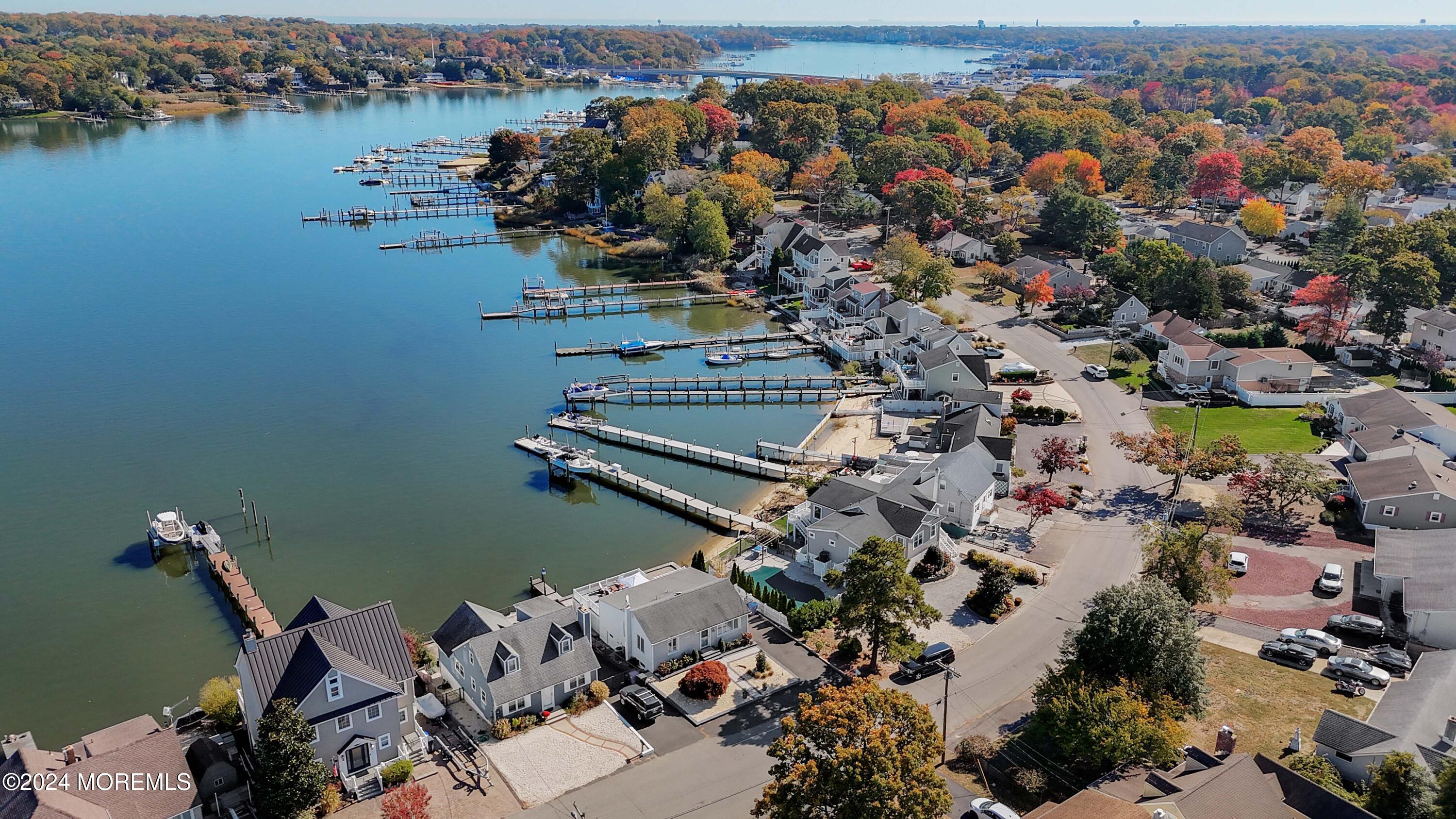 201 Riverside Drive N
