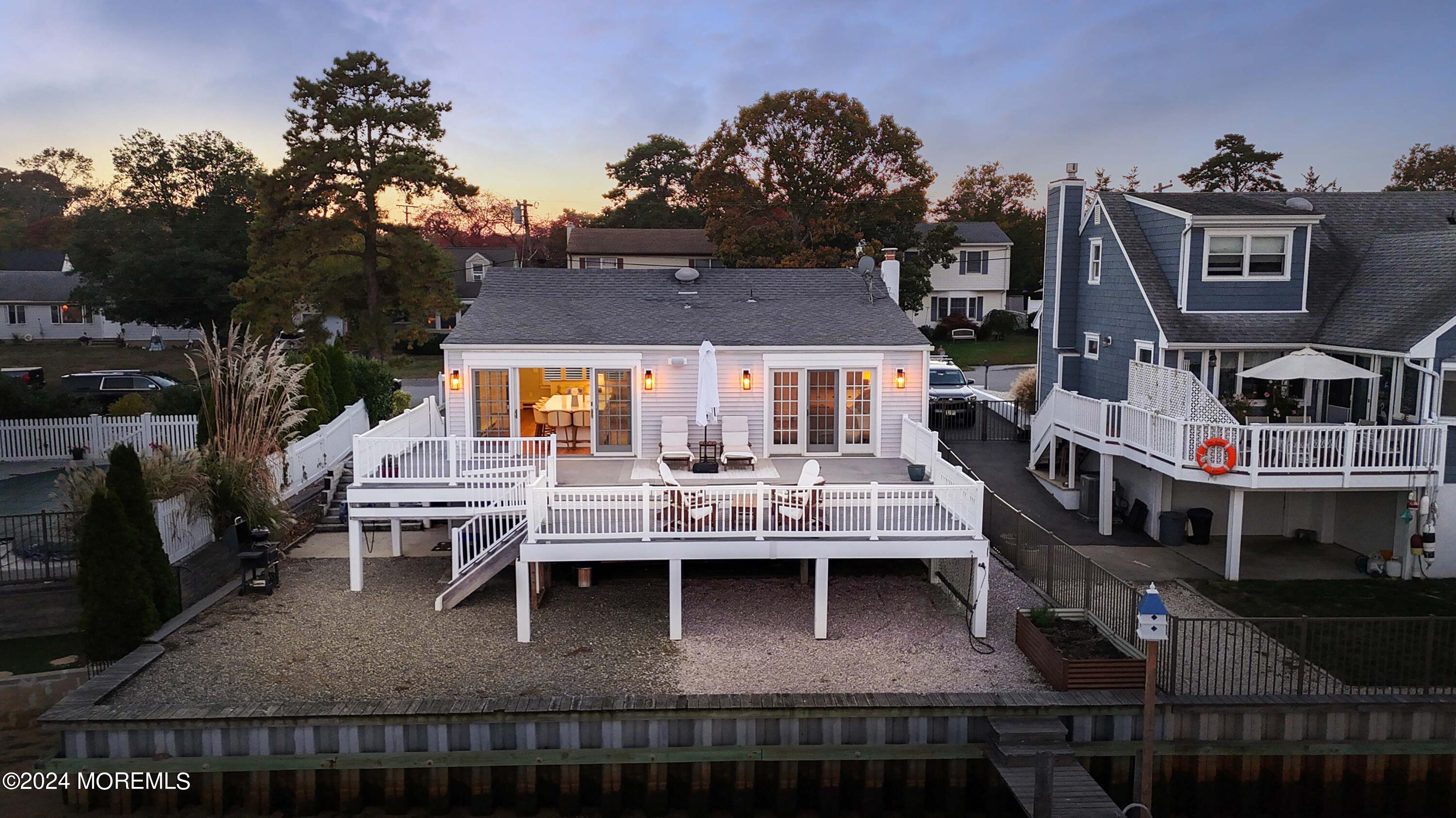 201 Riverside Drive N