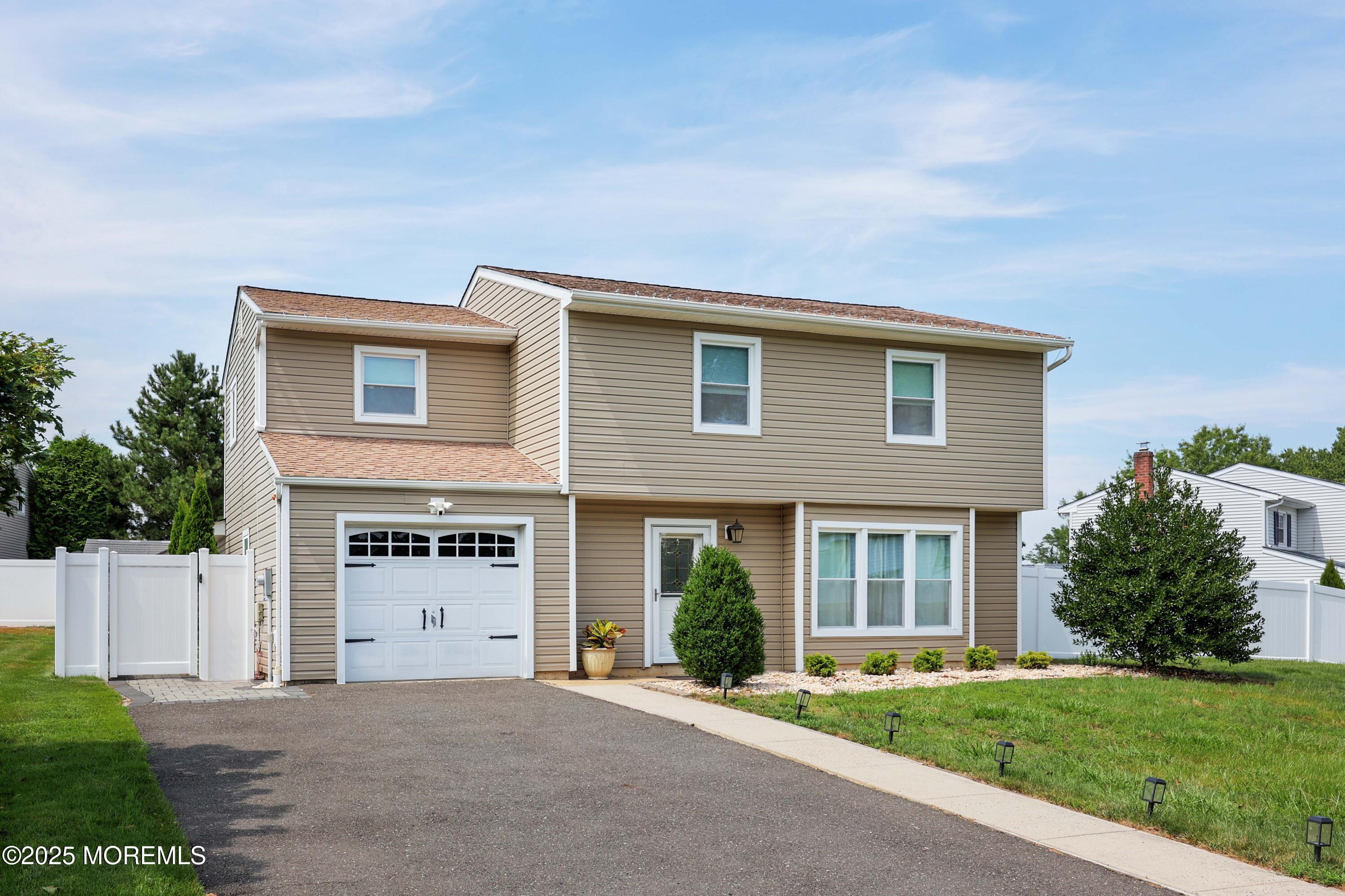 4 Meadow Court
