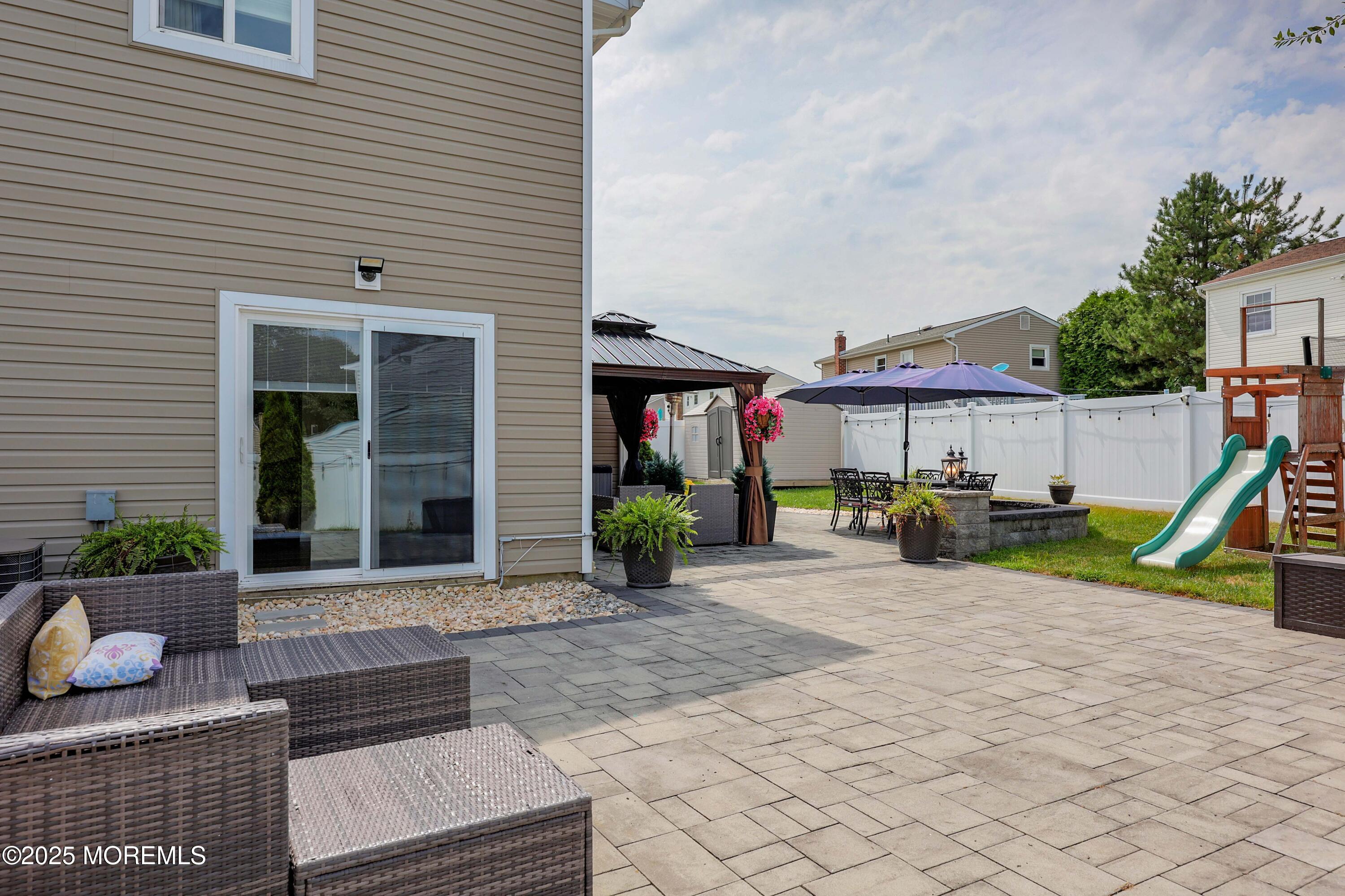 4 Meadow Court