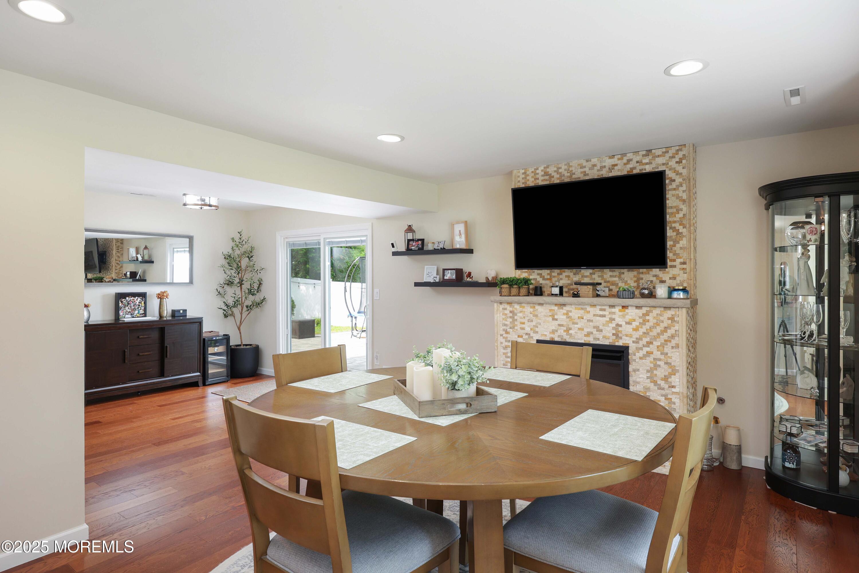 4 Meadow Court