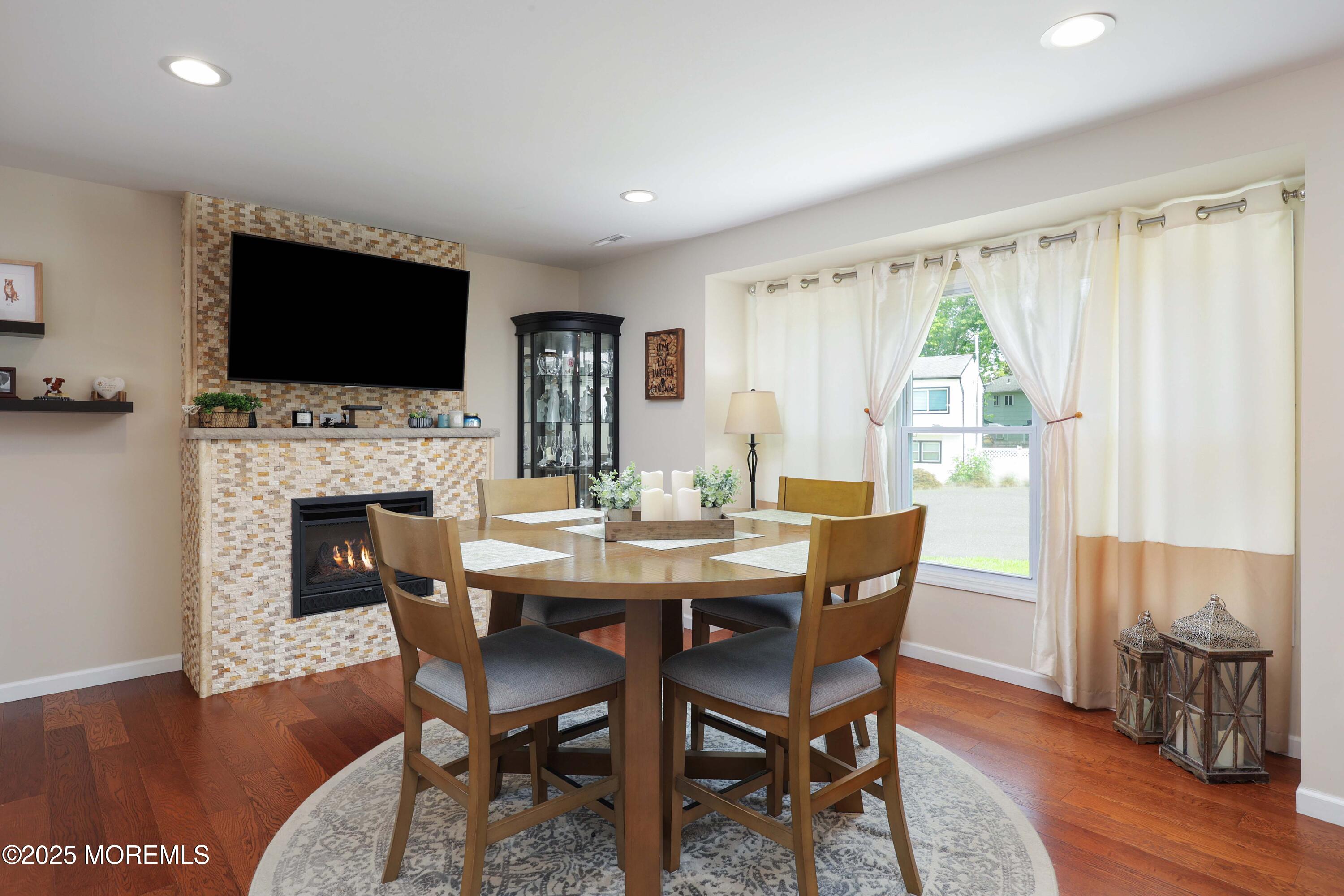 4 Meadow Court