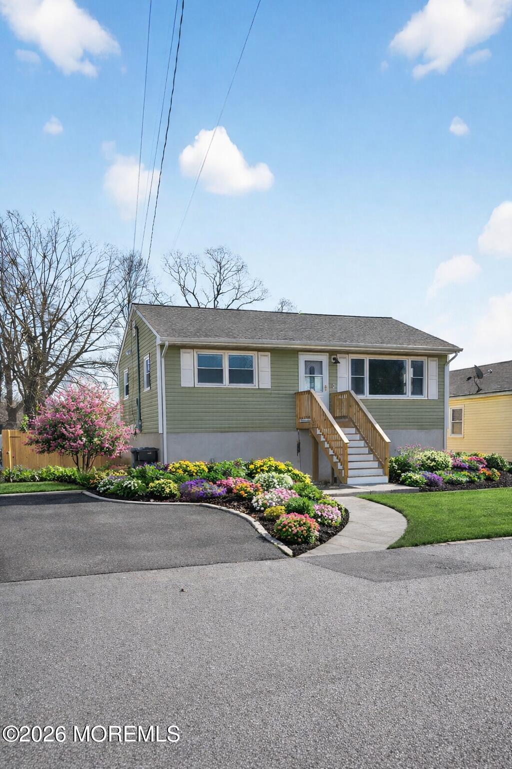 553 Lloyd Road