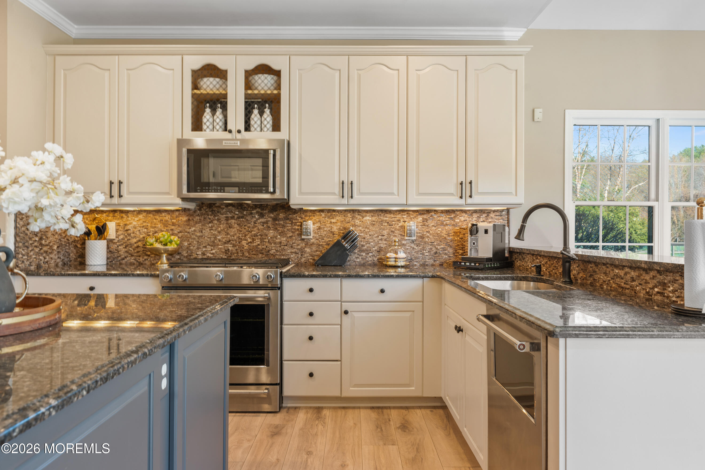 6 Goose Point Drive