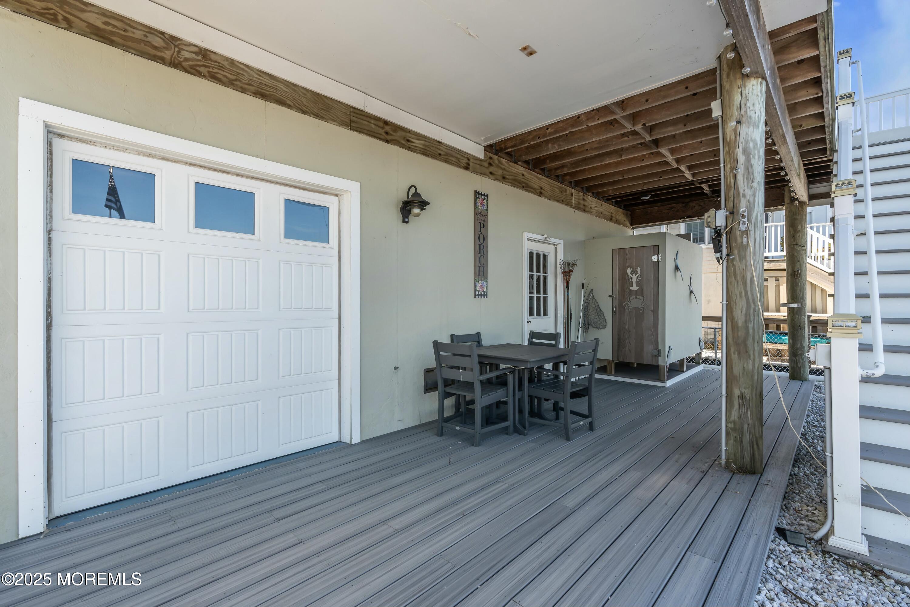 385 Kingfisher Road