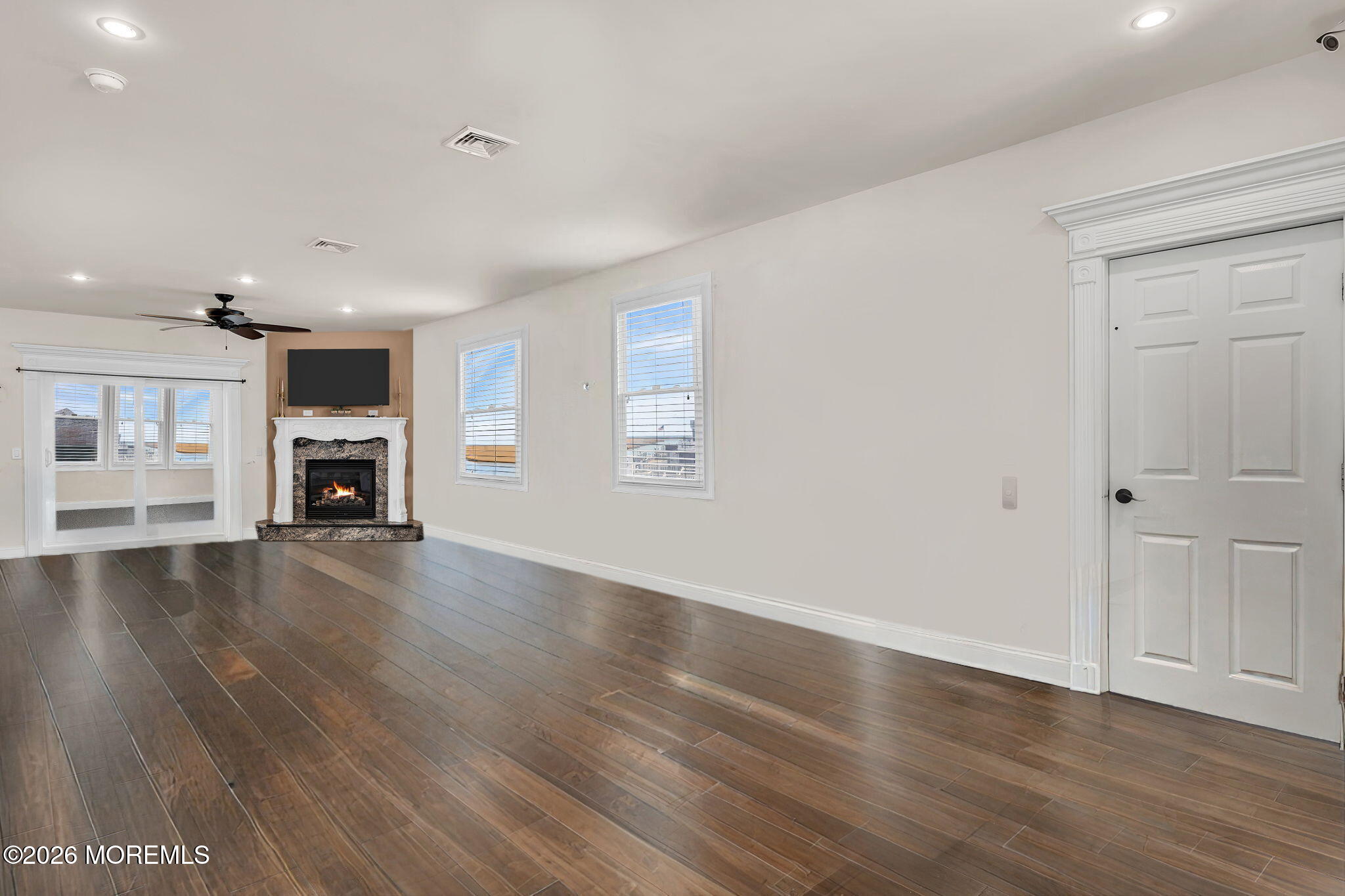 385 Kingfisher Road