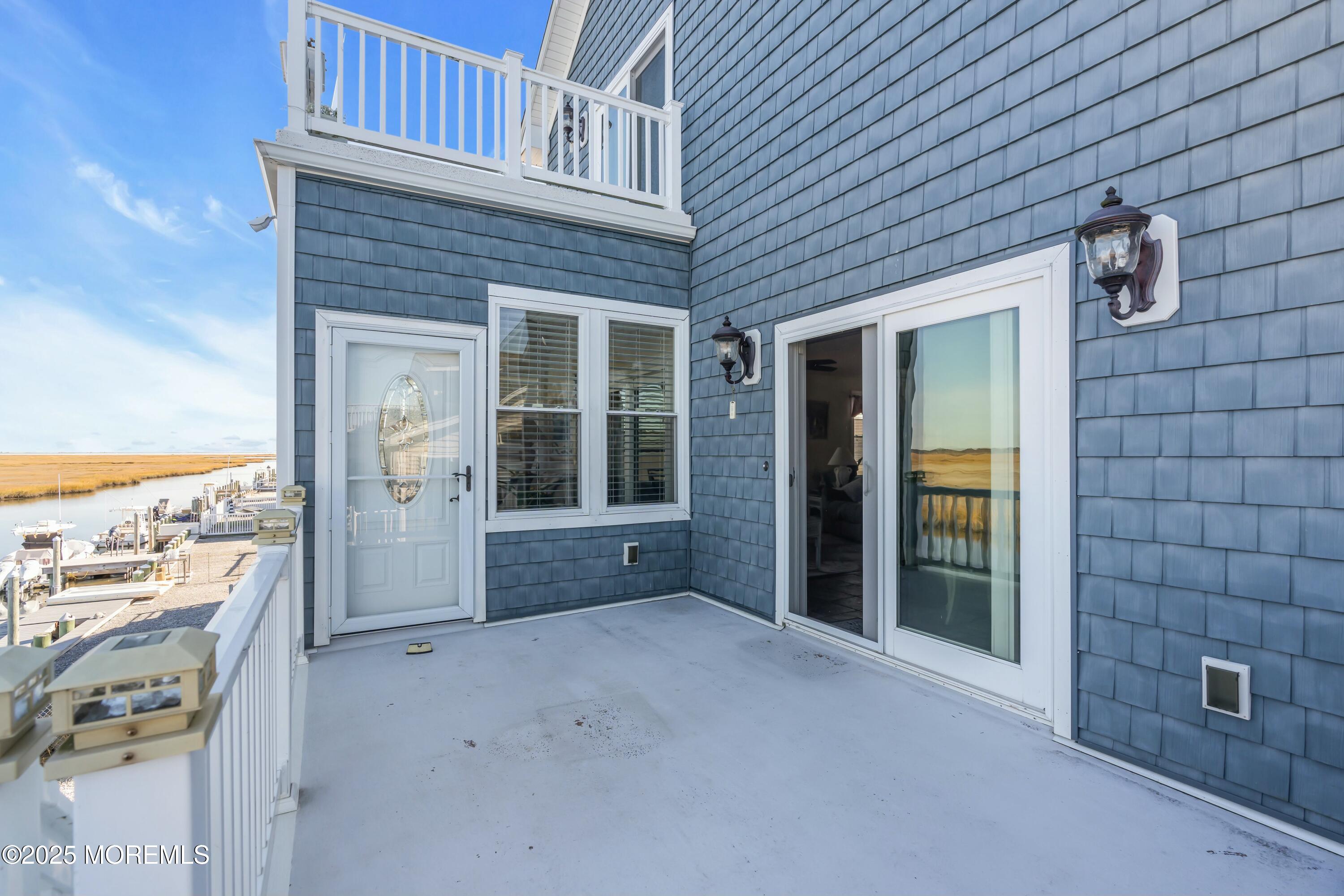 385 Kingfisher Road