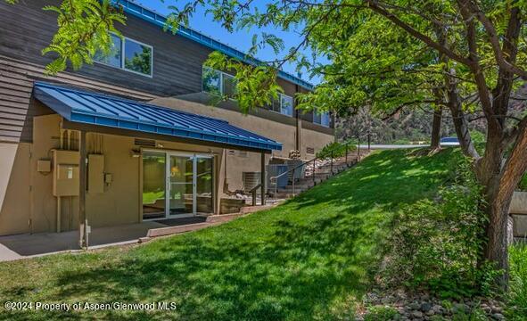 401 27th Street, 215