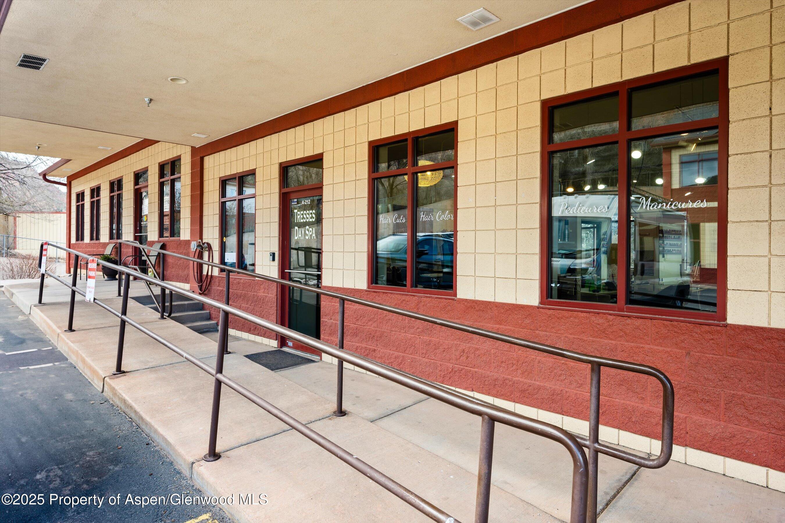 2550 Hwy 82, A212
