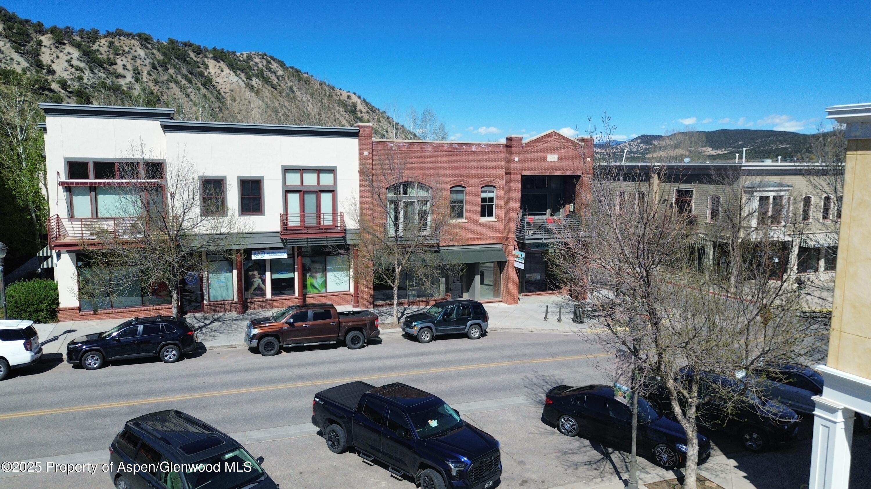 1185 Capitol Street, C103
