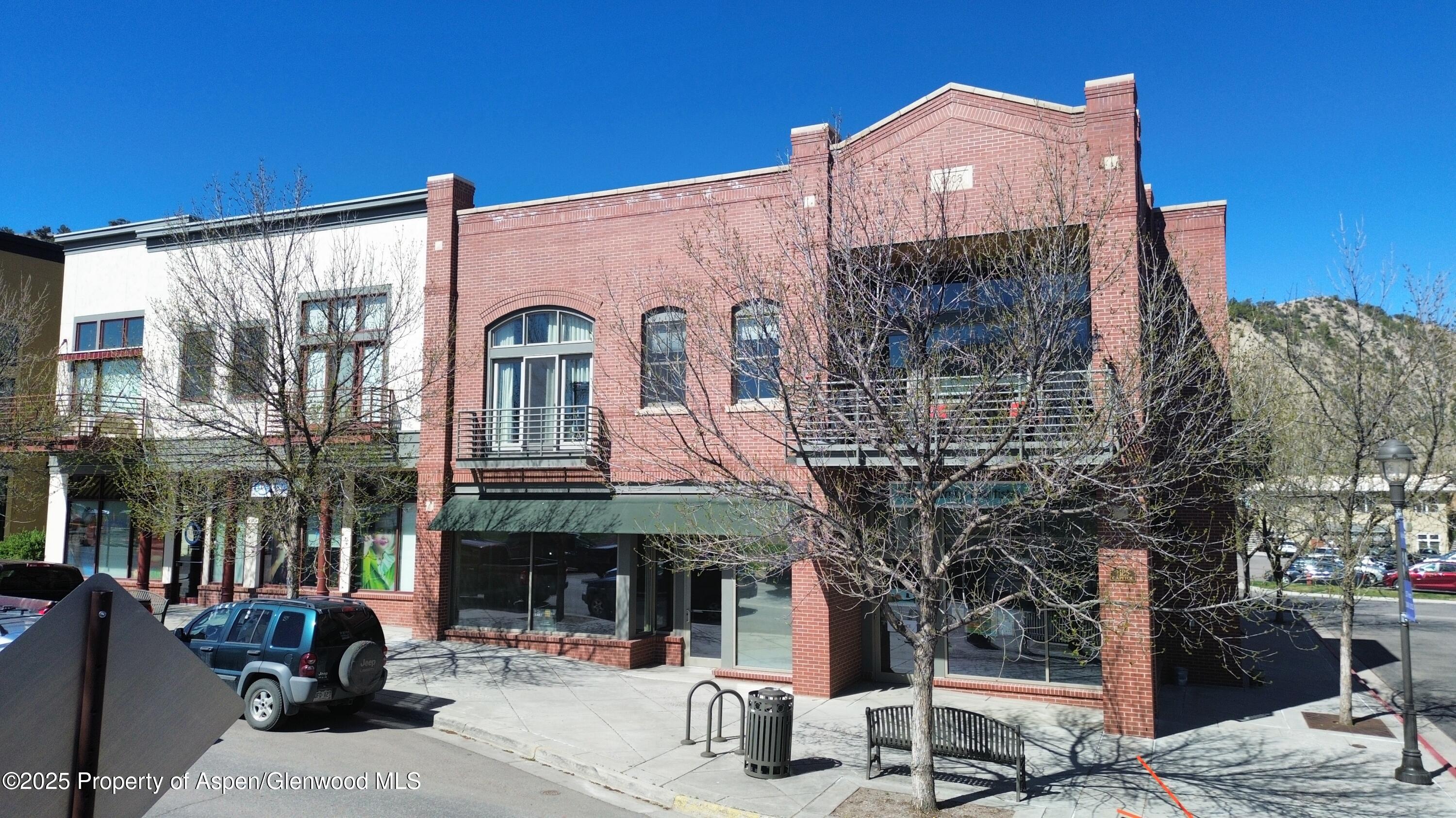 1185 Capitol Street, C103