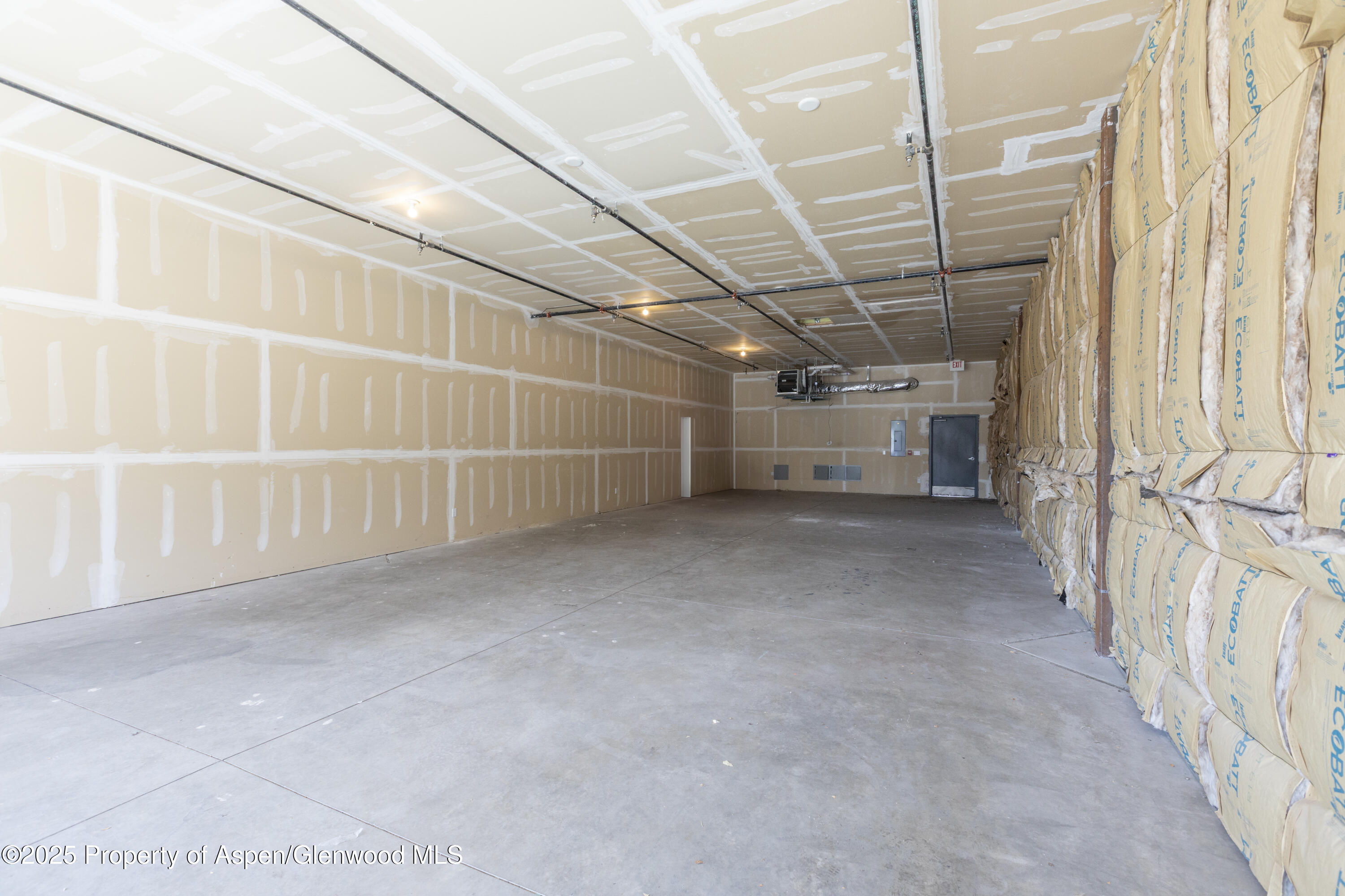 1185 Capitol Street, C103